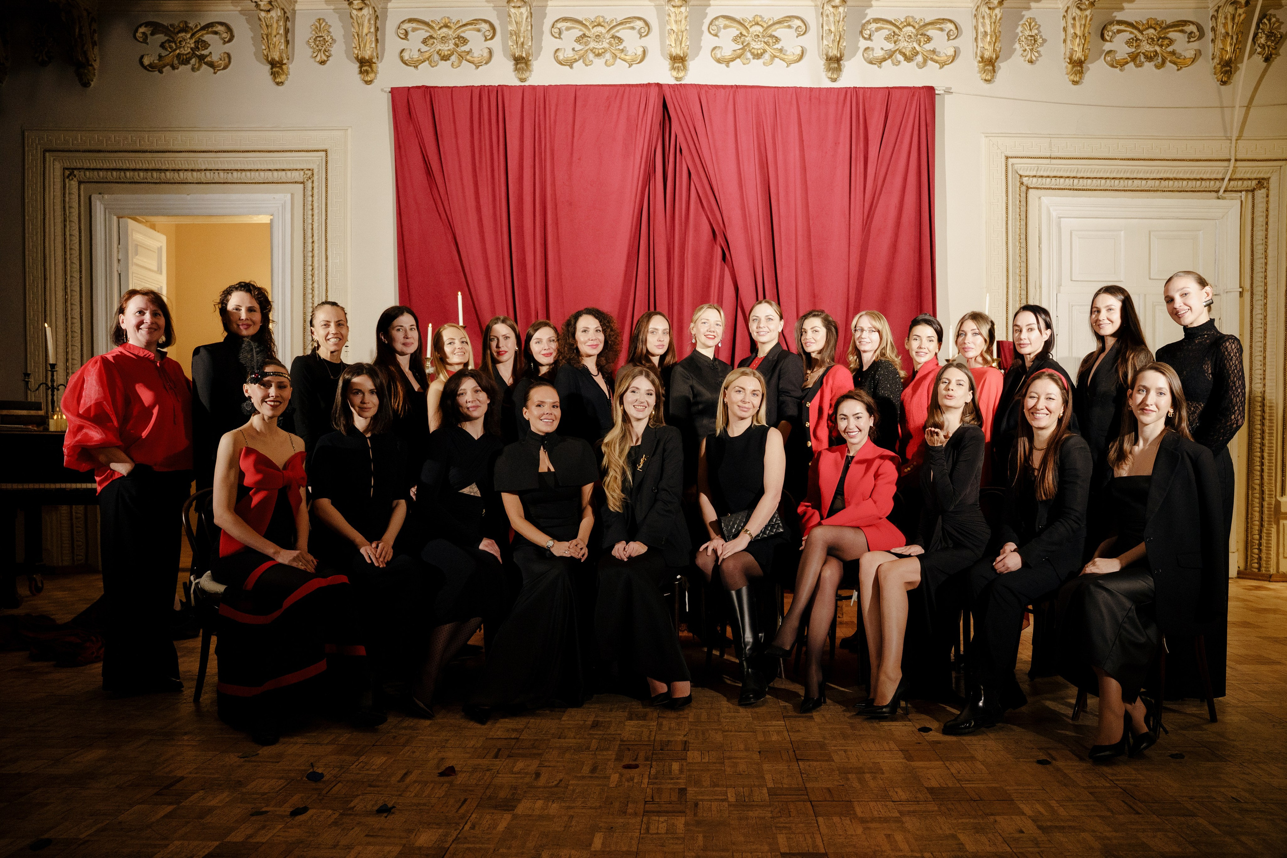 «ИСПОВЕДЬ» встреча женского клуба. Репортажный фотограф в Москве Саша Дружинина