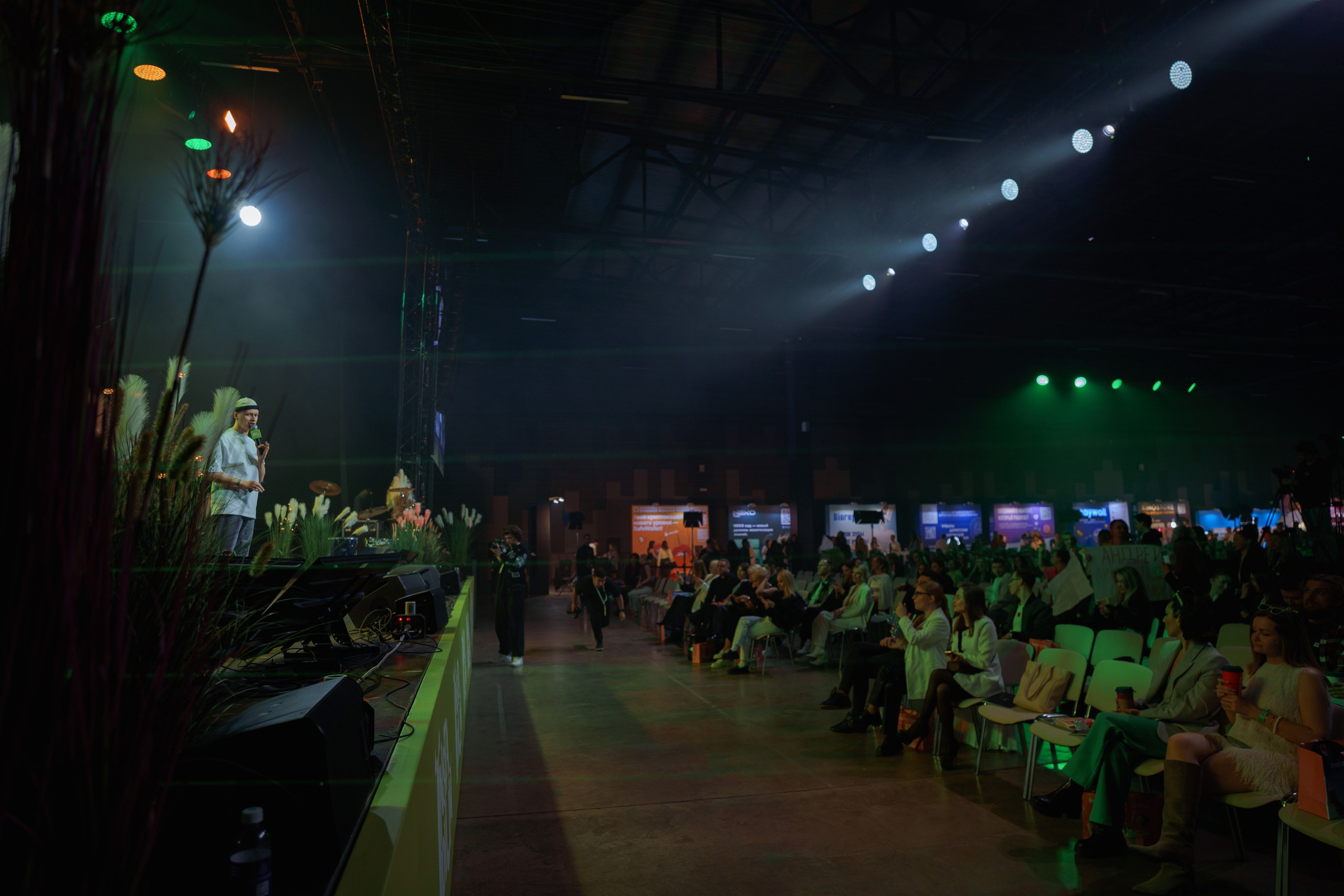 Конференция INSTADIUM в MAIN STAGE. Репортажный фотограф в Москве Саша Дружинина