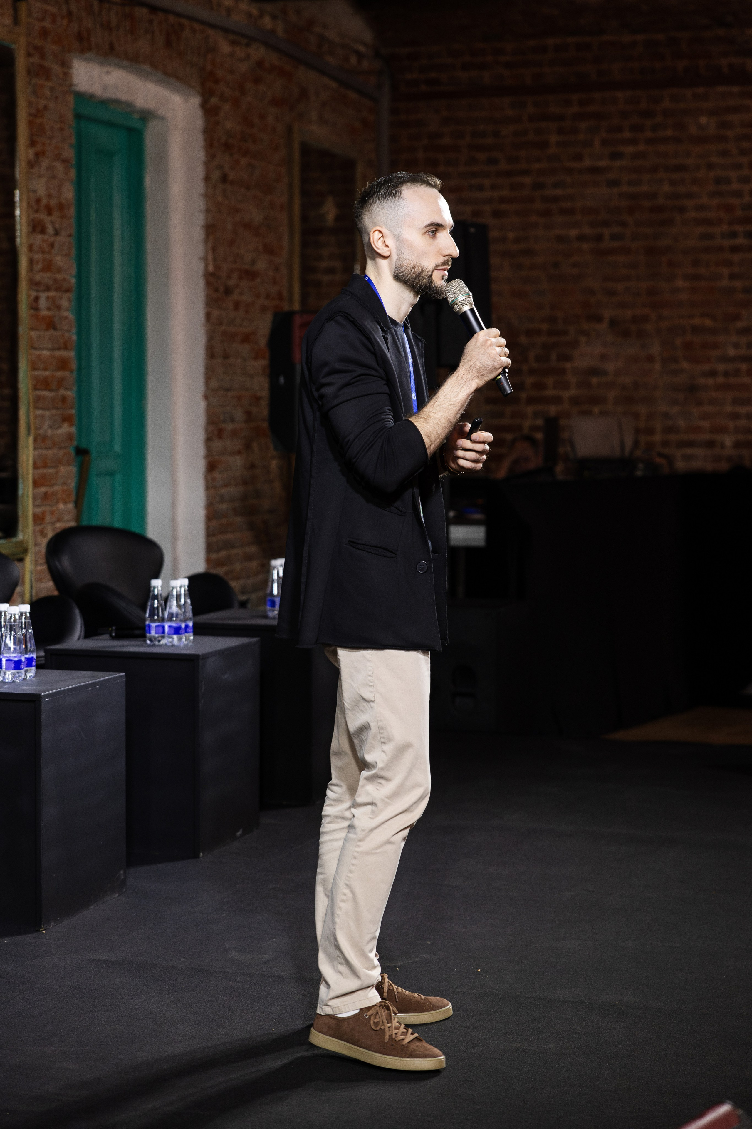 Data Summit 2025 (1). Свадебный репортажный фотограф в Москве