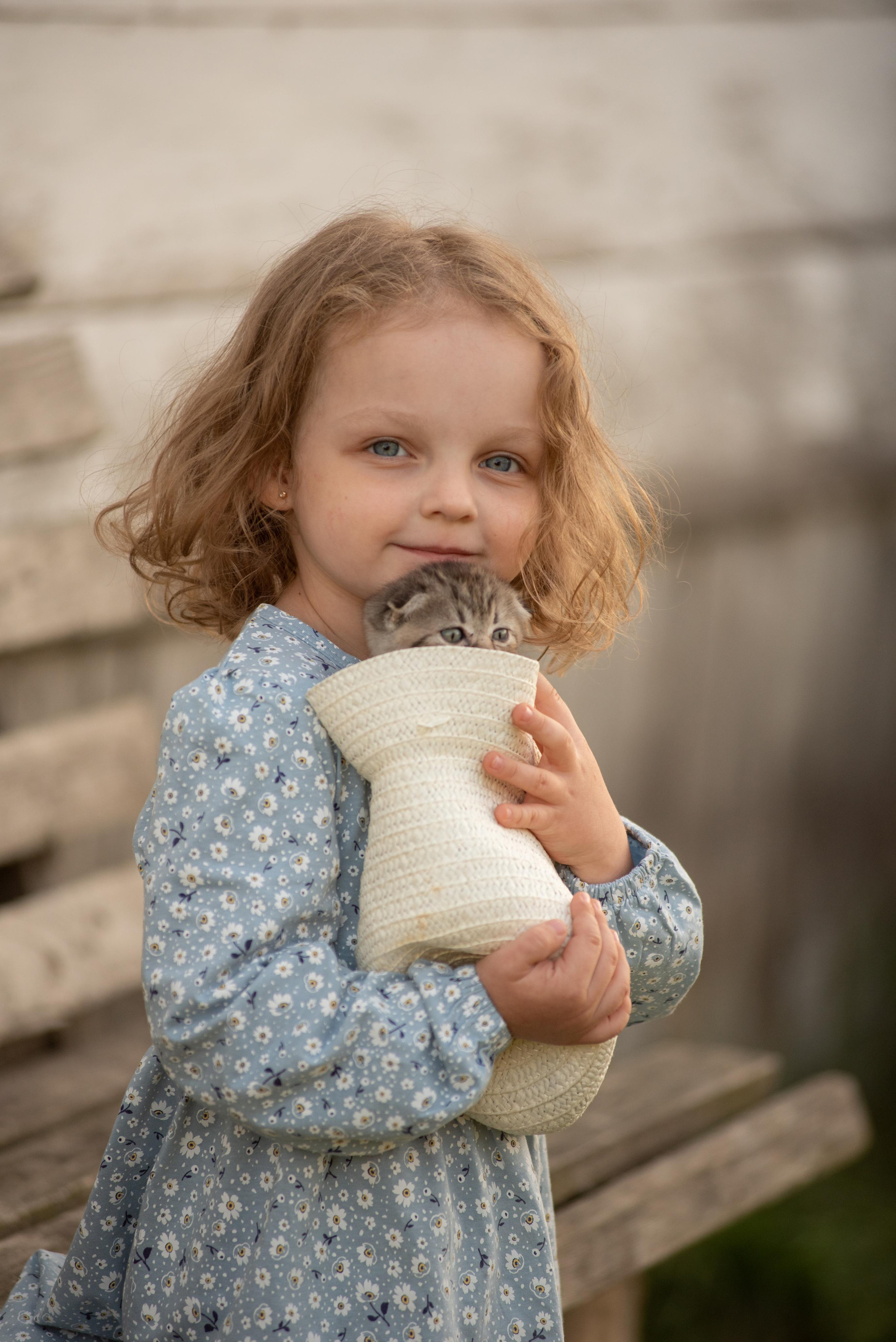 Детская съемка. Вика в деревне