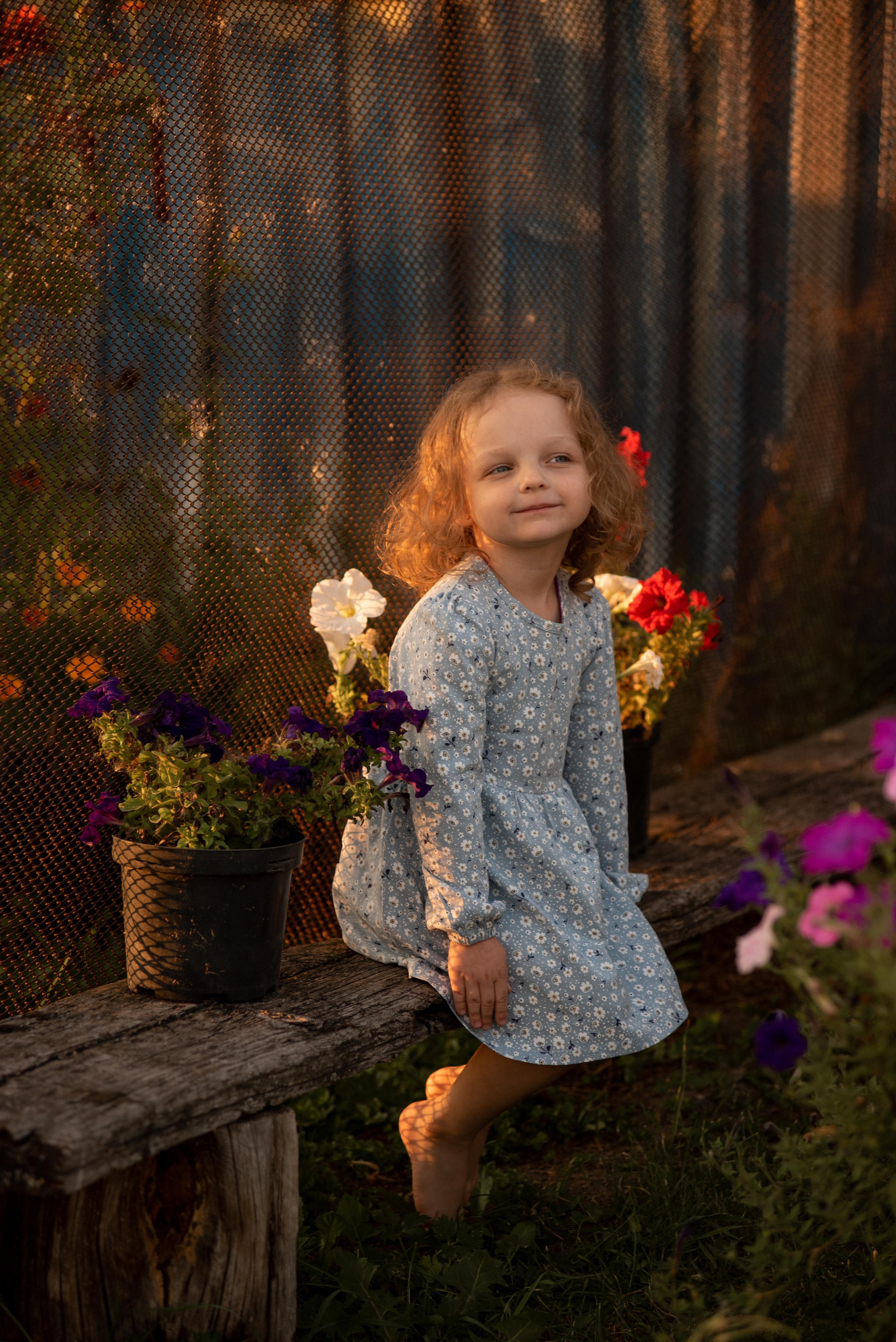 Детская съемка. Вика в деревне