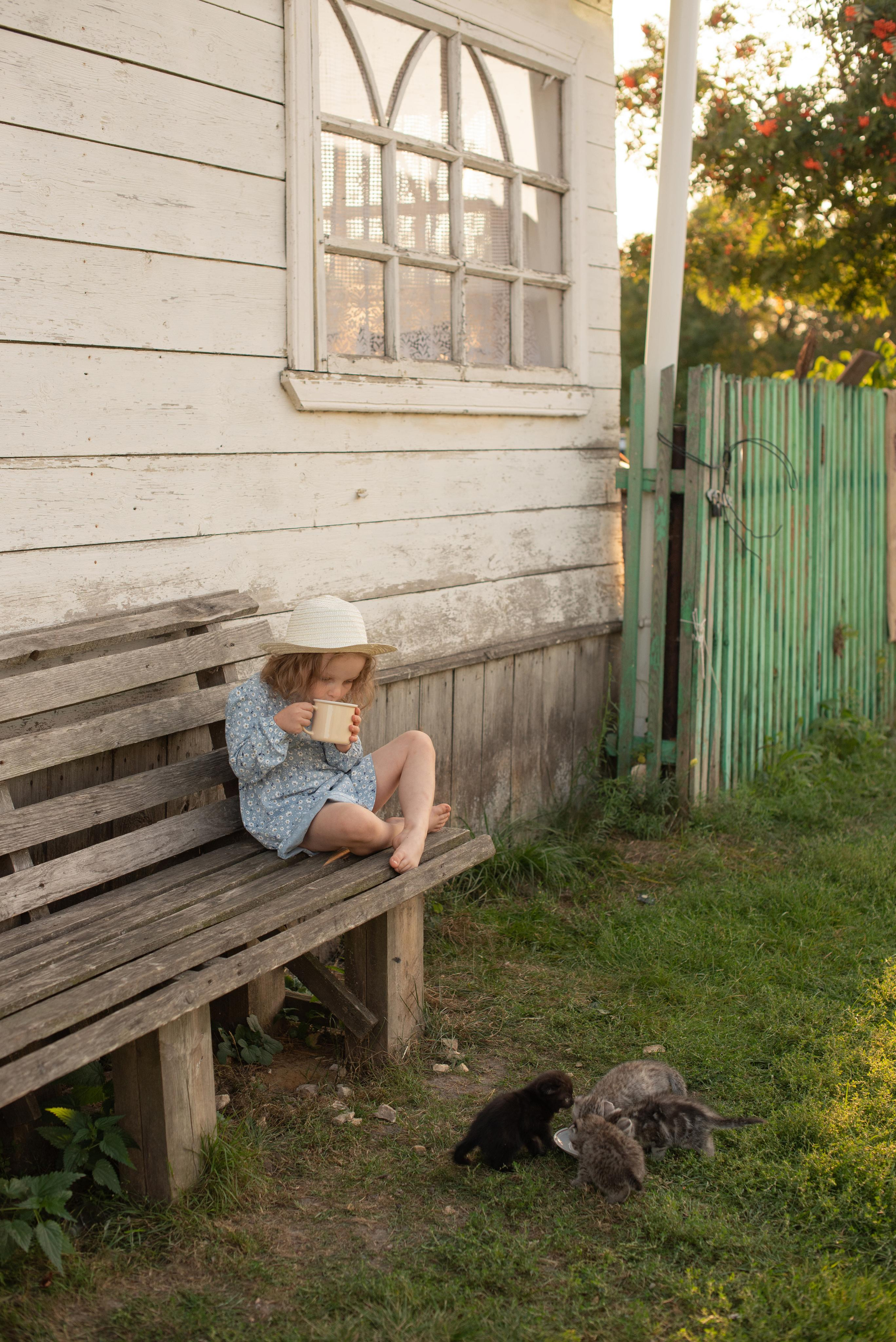 Детская съемка. Вика в деревне