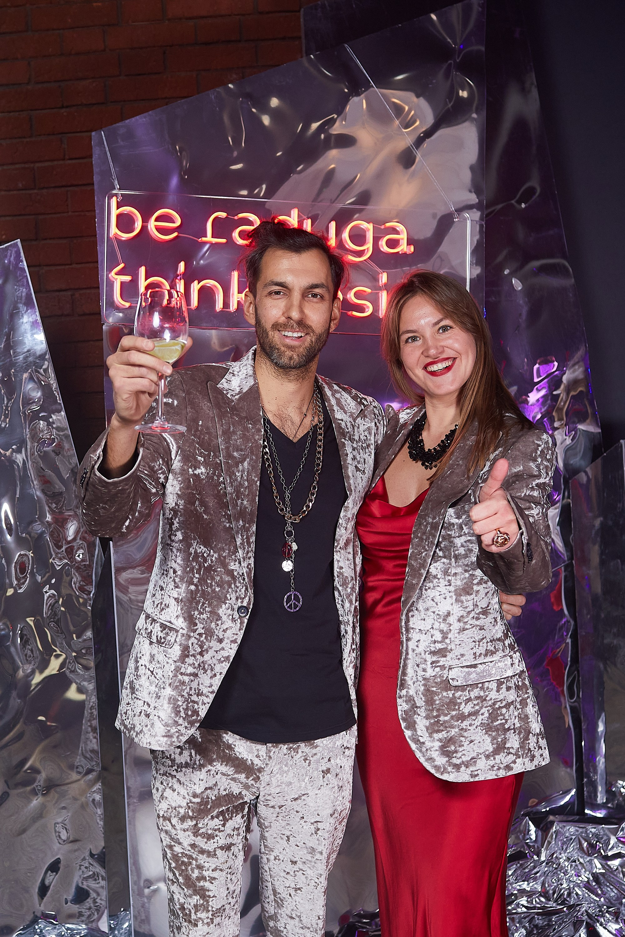 RADUGADESIGN. Александр Осин — корпоративный и семейный фотограф в Москве