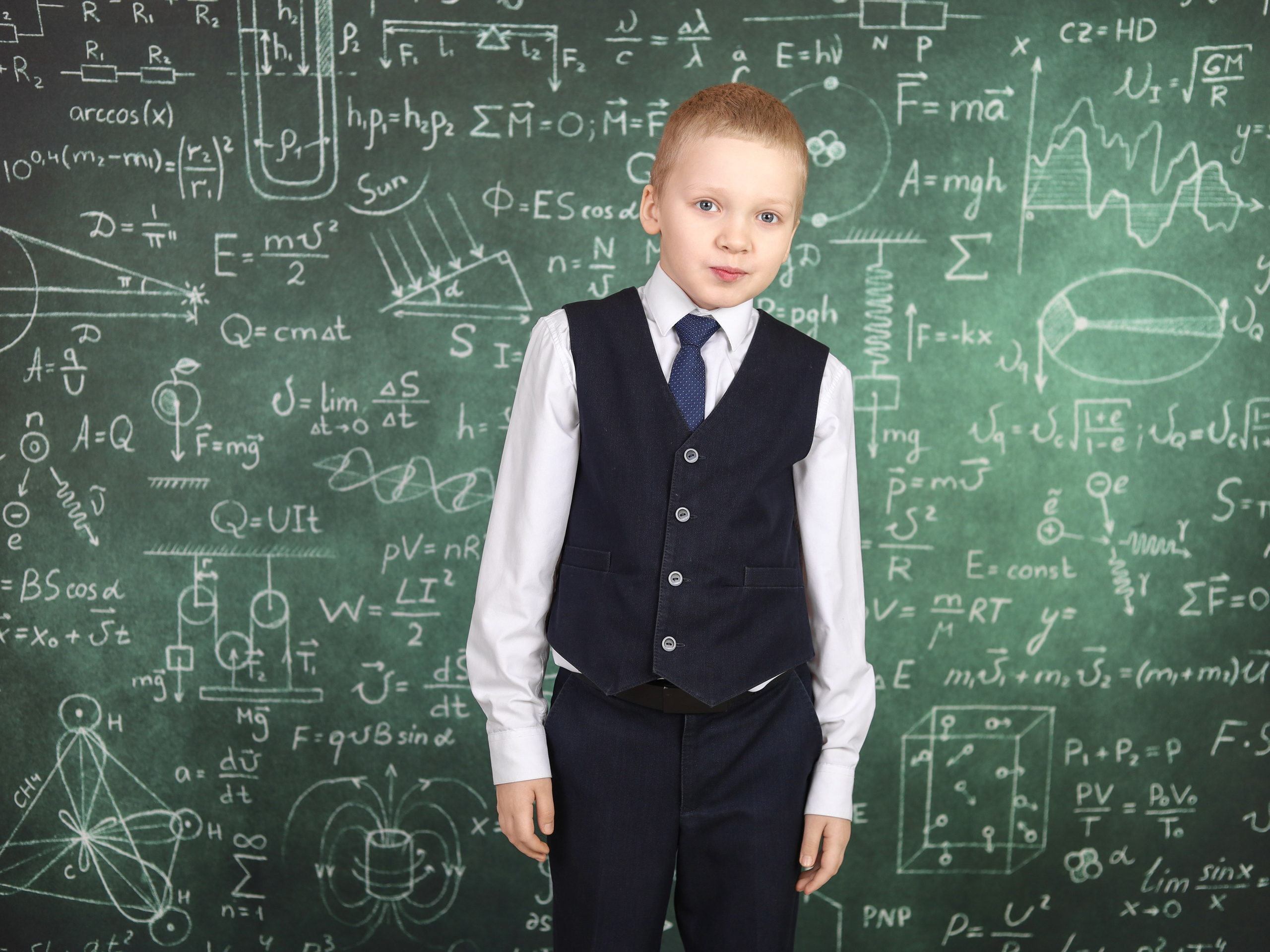 Выпускная книга "Ветер". Выпускные альбомы в Тюмени для школ, садов, вузов спортивных секций