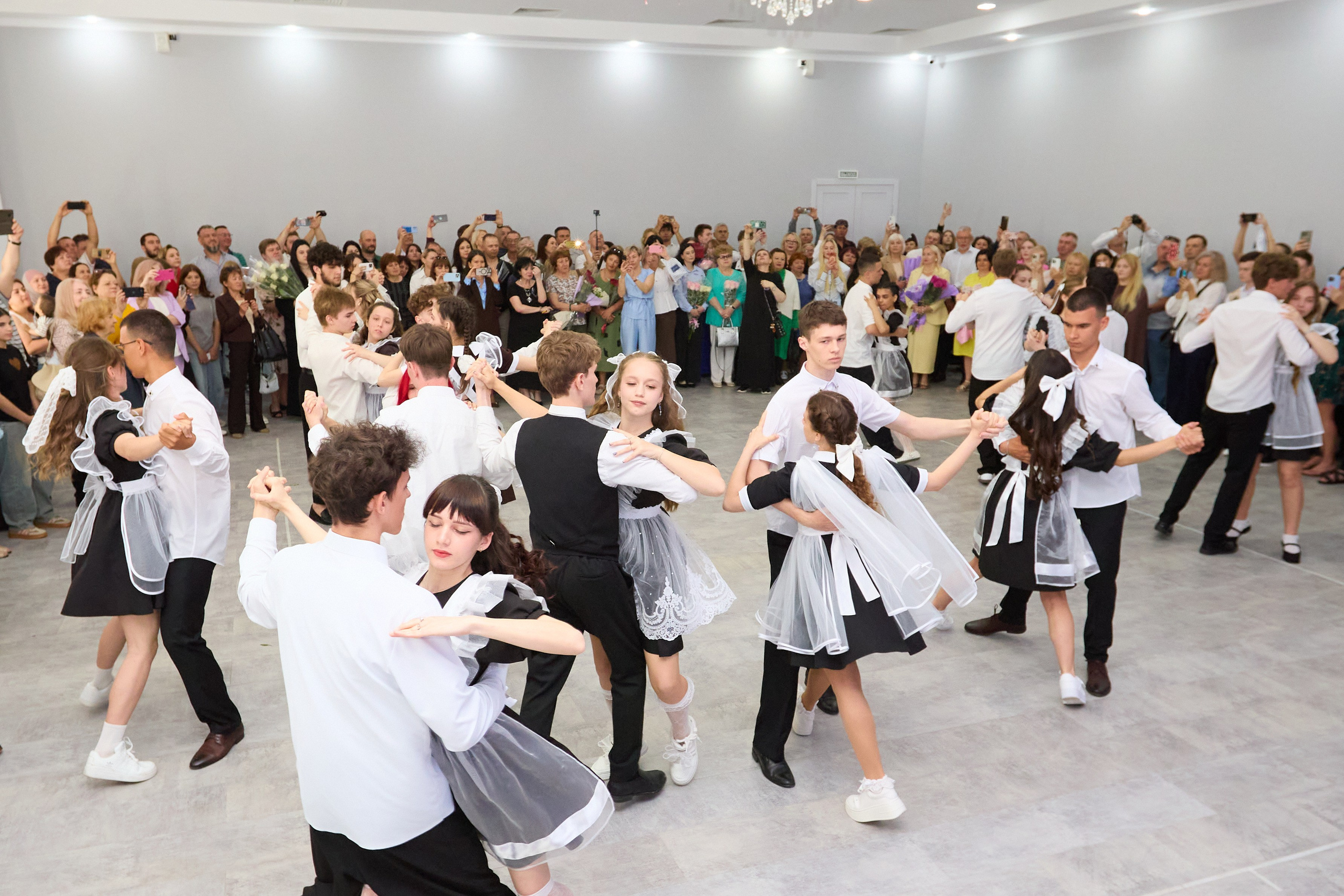 Последний звонок 6 шк 11А Саки. Фотограф в Крыму Светлана Викулова