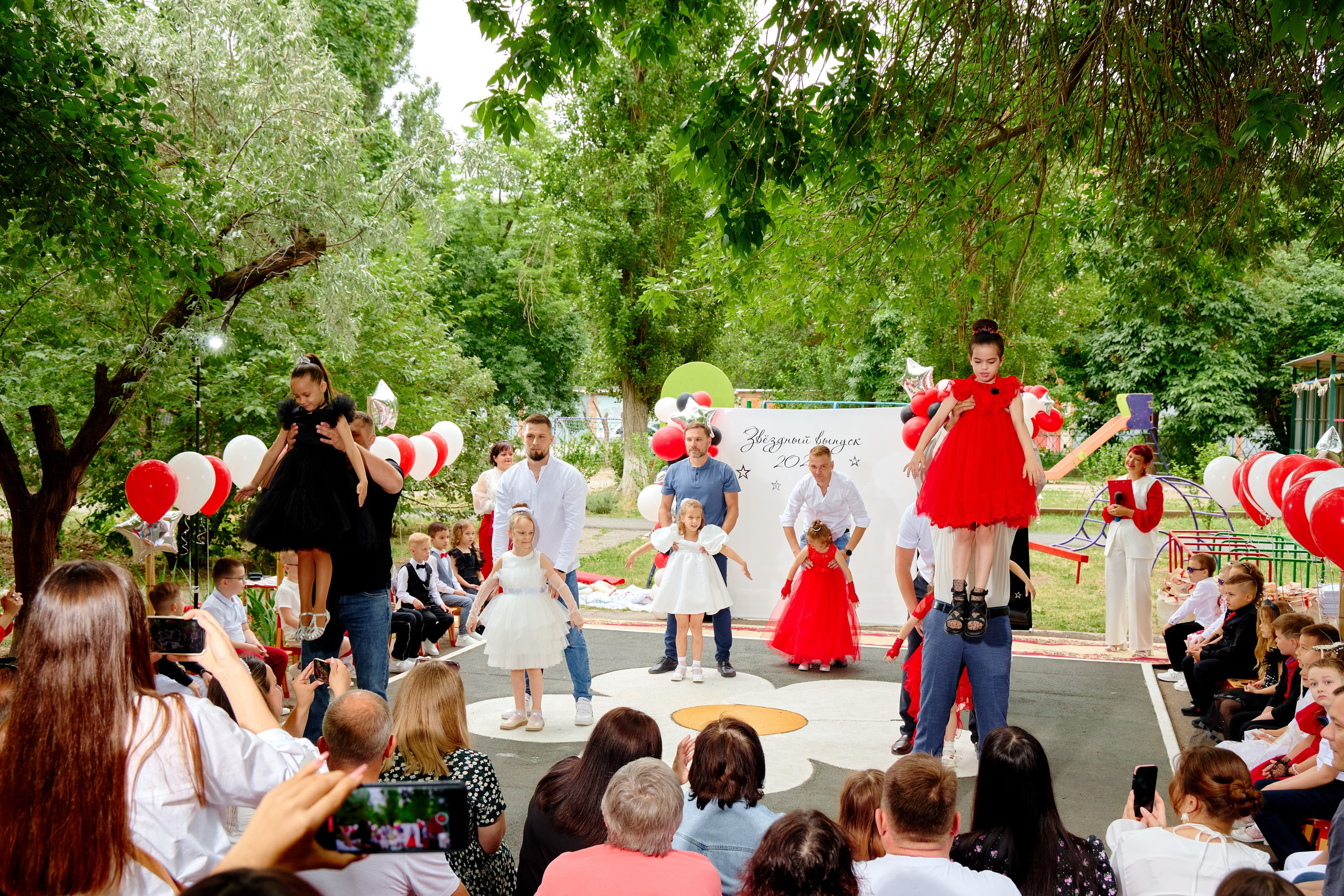 Выпускной 45 сад. Фотограф Выпускные альбомы Таганрог Сергей Коробченко