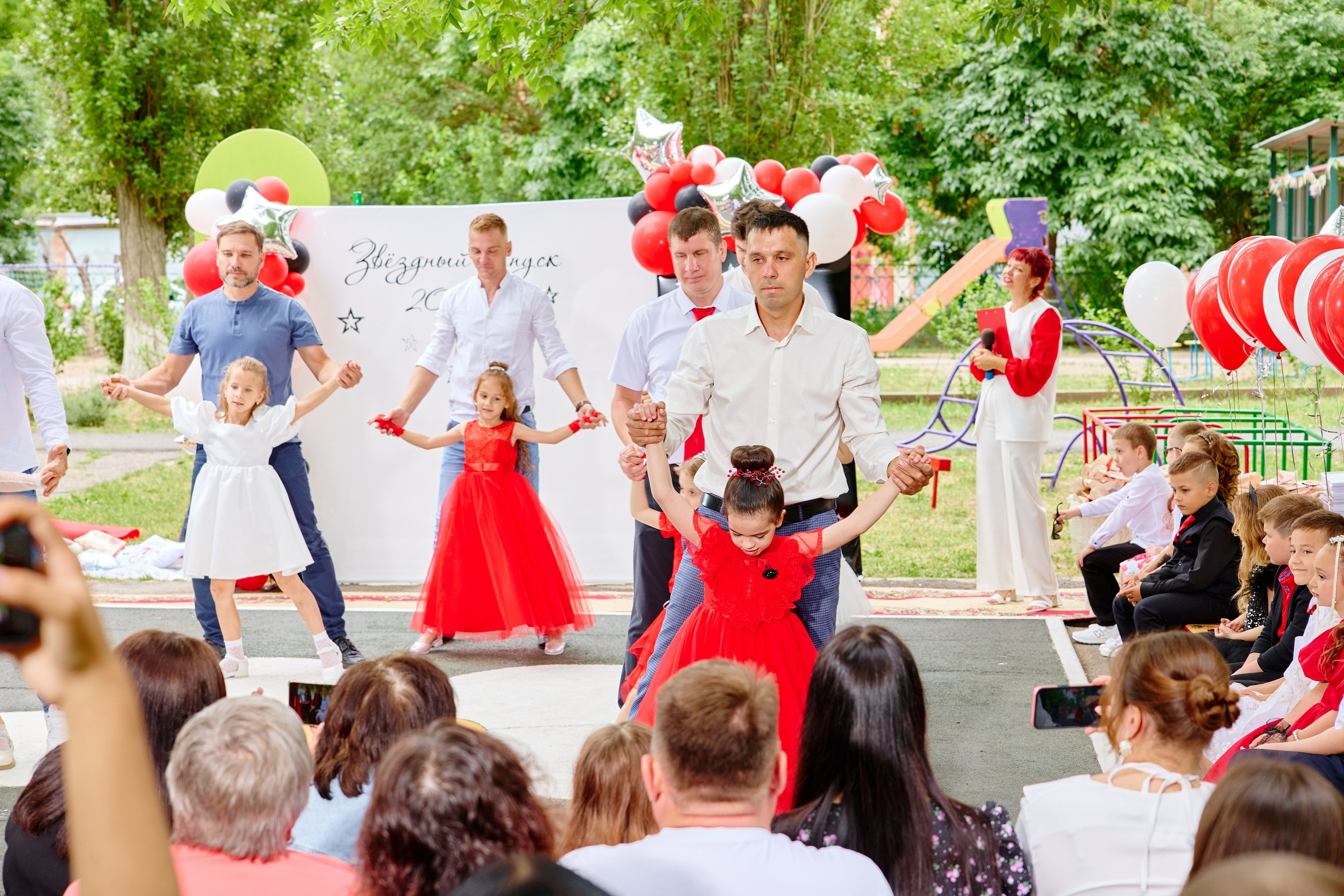 Выпускной 45 сад. Фотограф Выпускные альбомы Таганрог Сергей Коробченко