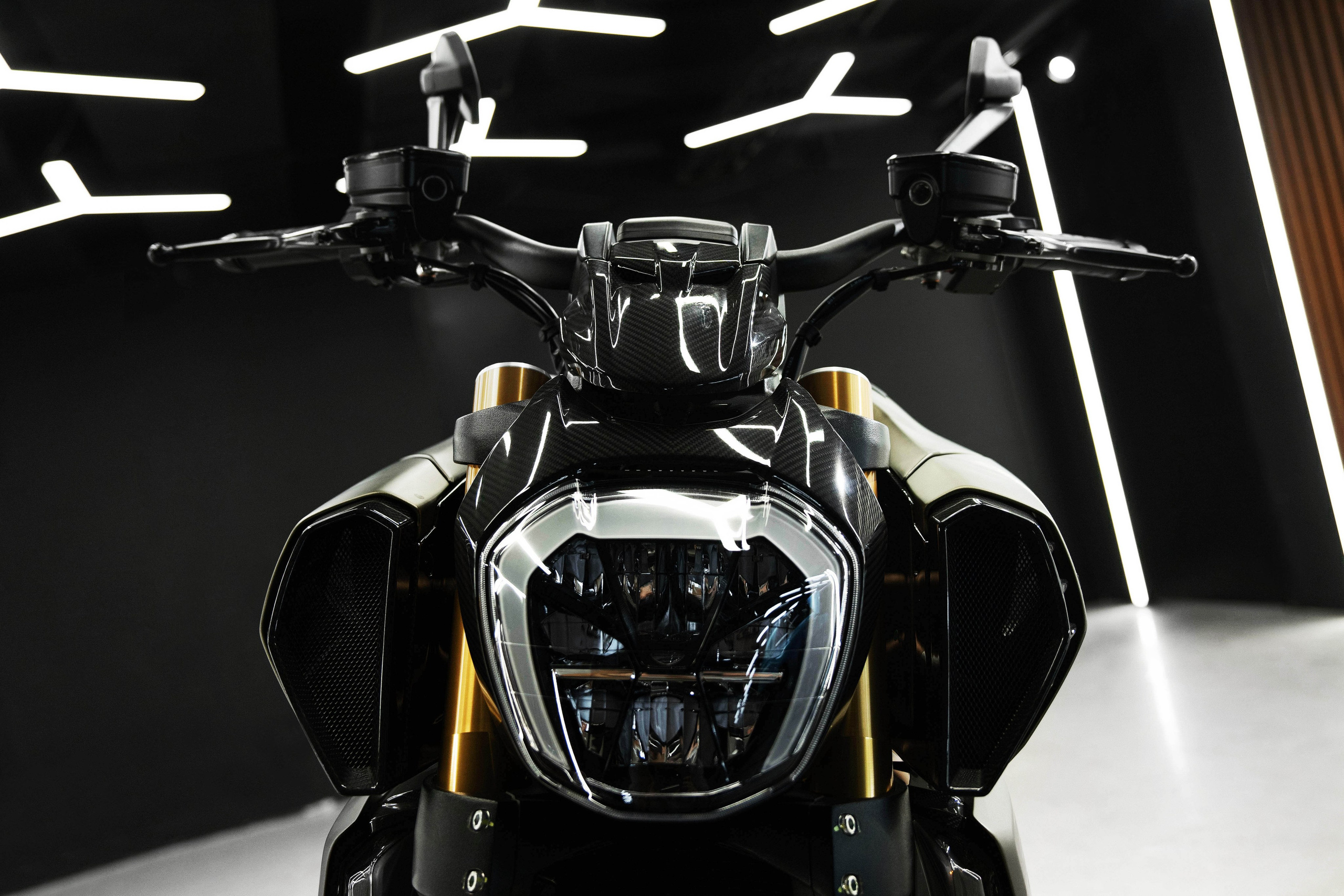 Ducati Diavel Lamborghini. Автомобильный фотограф Светлана Усова