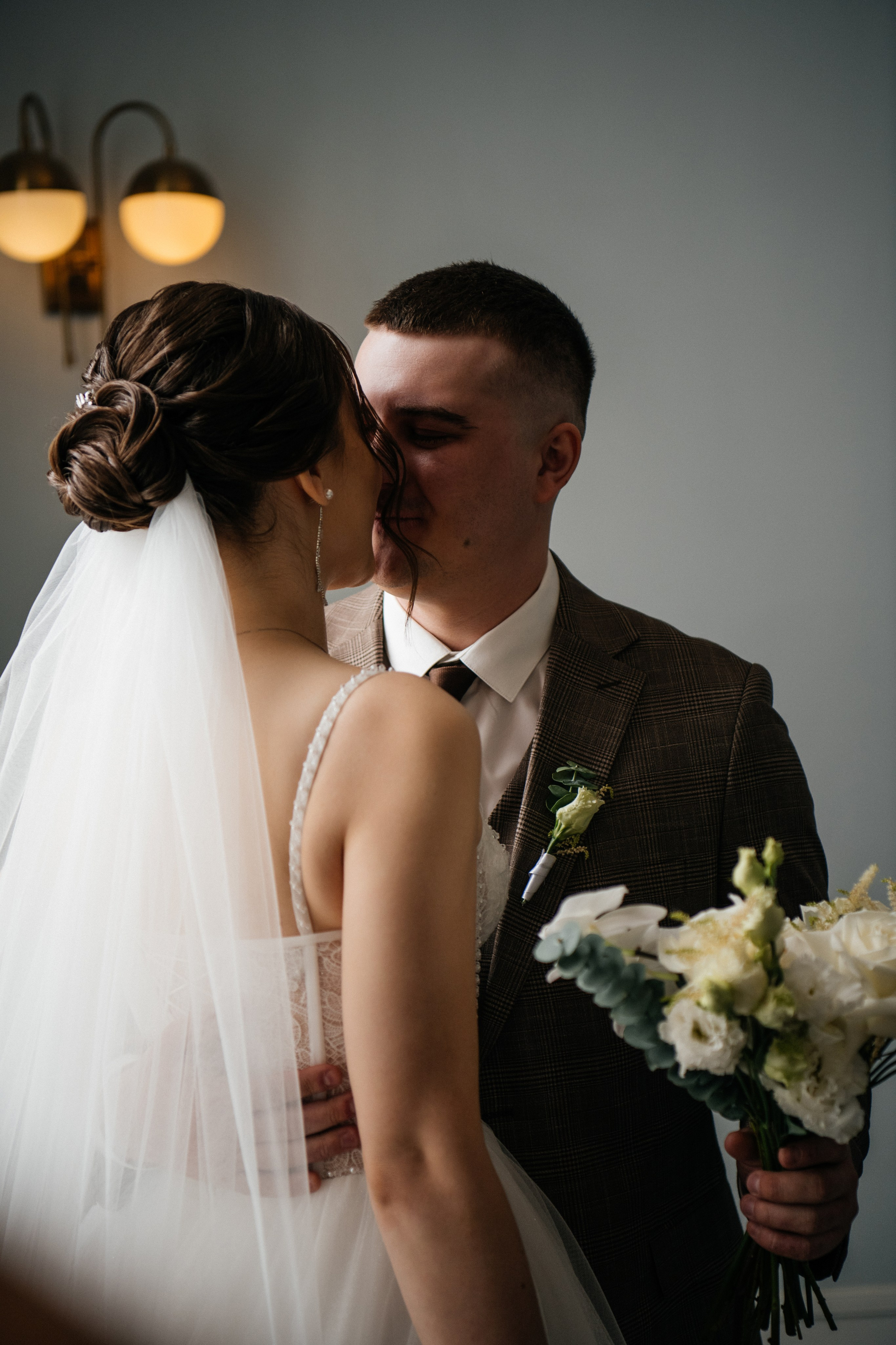 alt="Свадебная фотосессия в Барнауле. Свадебный фотограф Анна Глухова"