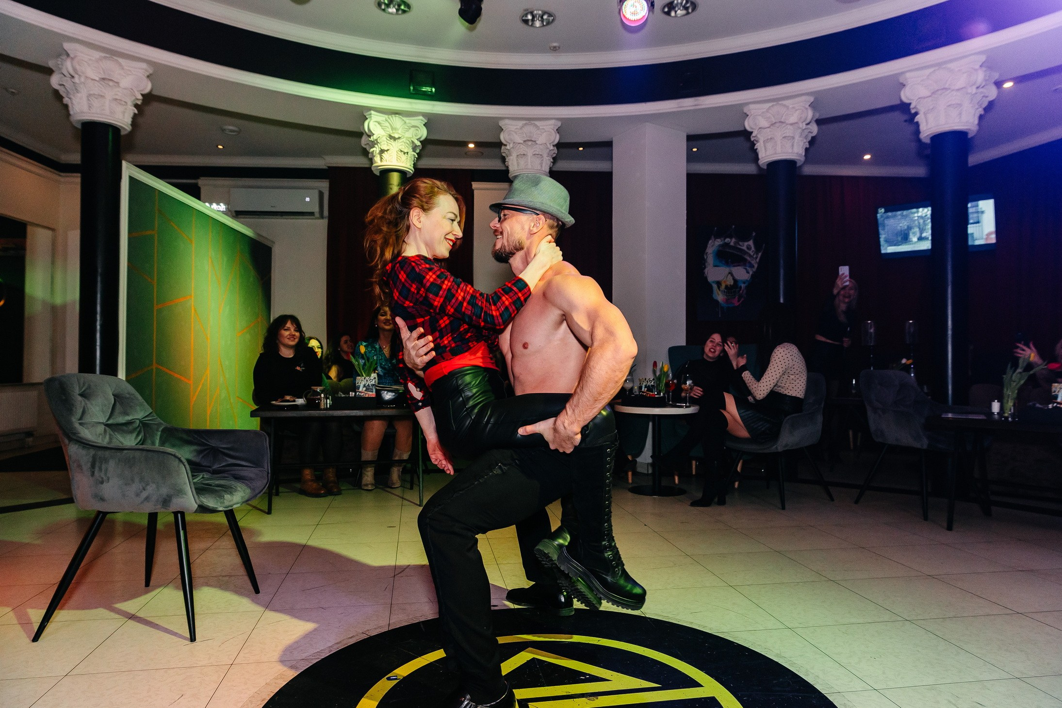 8 марта в лаунж-баре Major 2024. Свадебный, семейный и детский фотограф в Калининграде Елена Кравцова