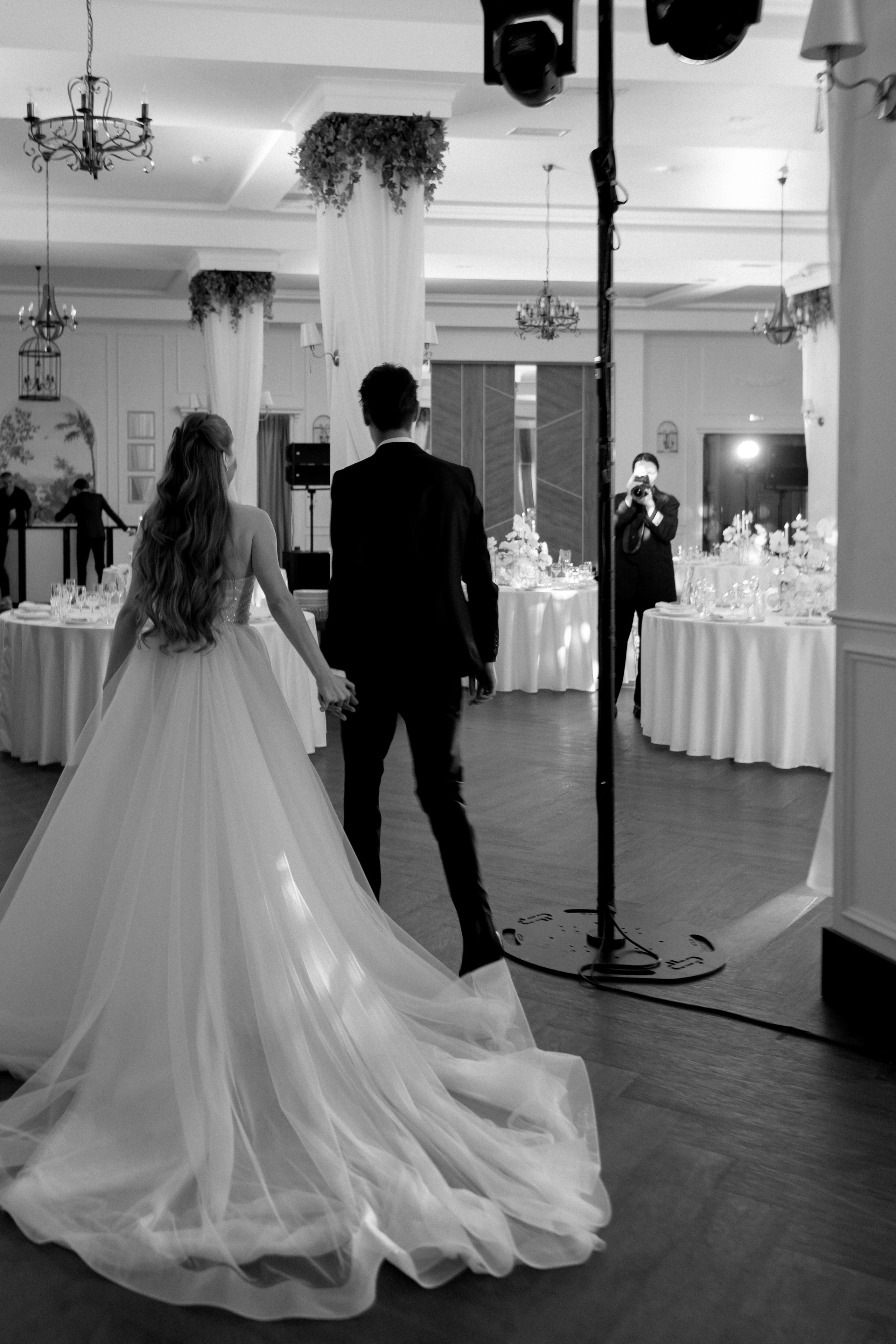 СВАДЕБНАЯ СЬЕМКА СБОРОВ В ОТЕЛЕ И ВЫЕЗД НА ЦЕРЕМОНИЮ (СНЯТО В СИБИРЕ В НИЖНЕВАРТОВСКЕ). Профессиональный фотограф, Санкт-Петербург — Виктория Богомолова