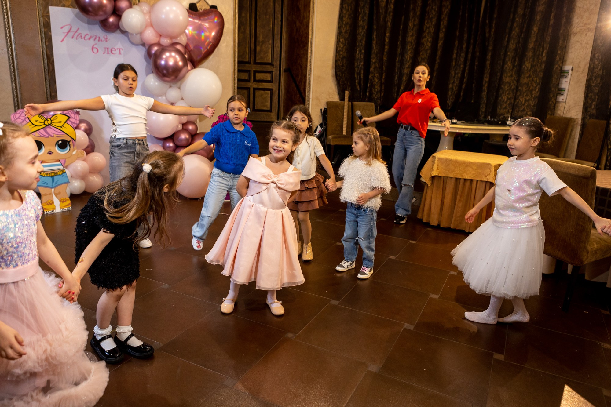 День Рождения Анастасии в ресторане Инконтро. Фотограф в Оренбурге. Профессиональный фотограф