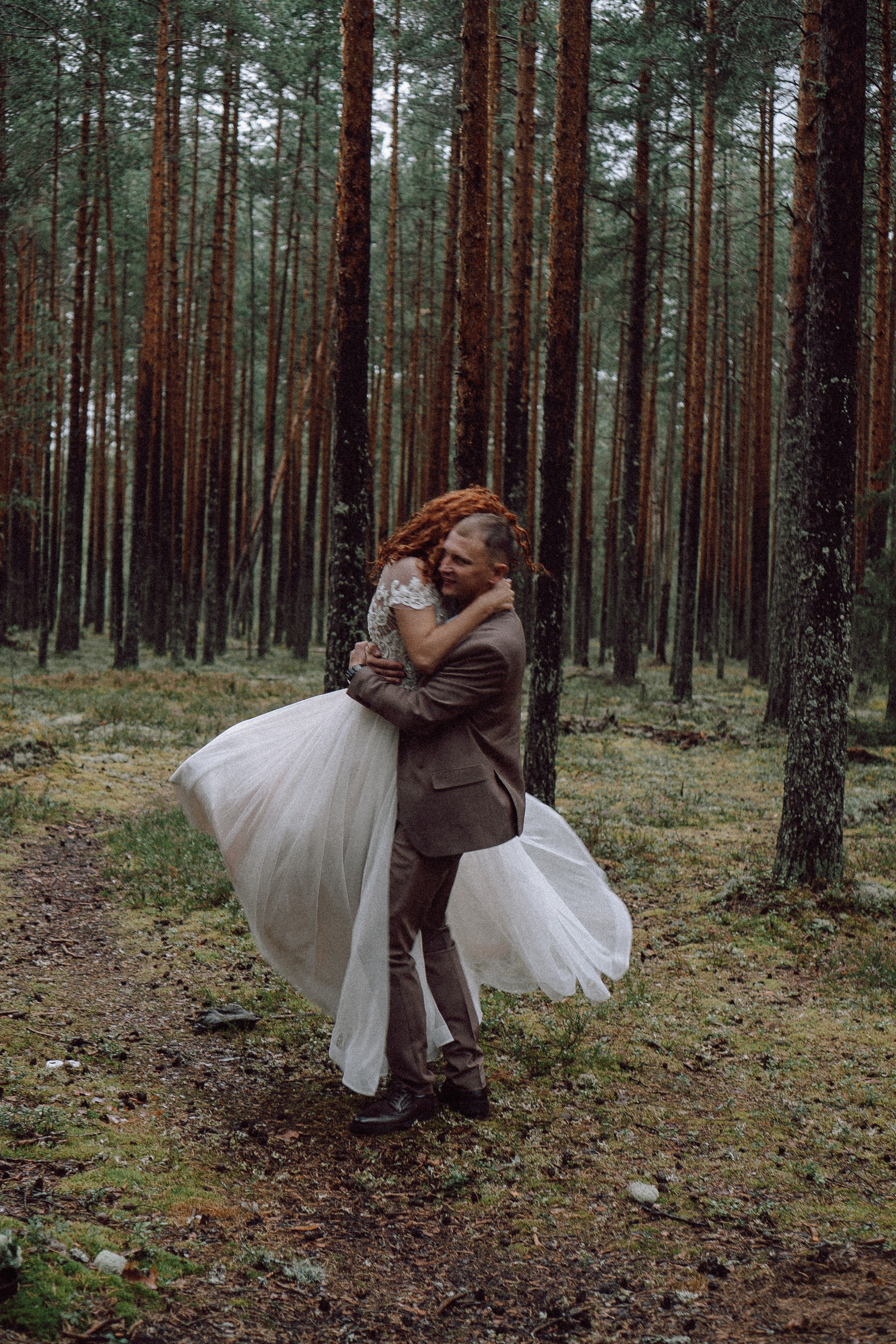 СВАДЕБНАЯ ФОТОСЕССИИЯ ПАРЫ В ГОРОДЕ ПРИОЗЕРСК В СОСНОВОМ ЛЕСУ И С ПИКАПОМ. Профессиональный фотограф, Санкт-Петербург — Виктория Богомолова