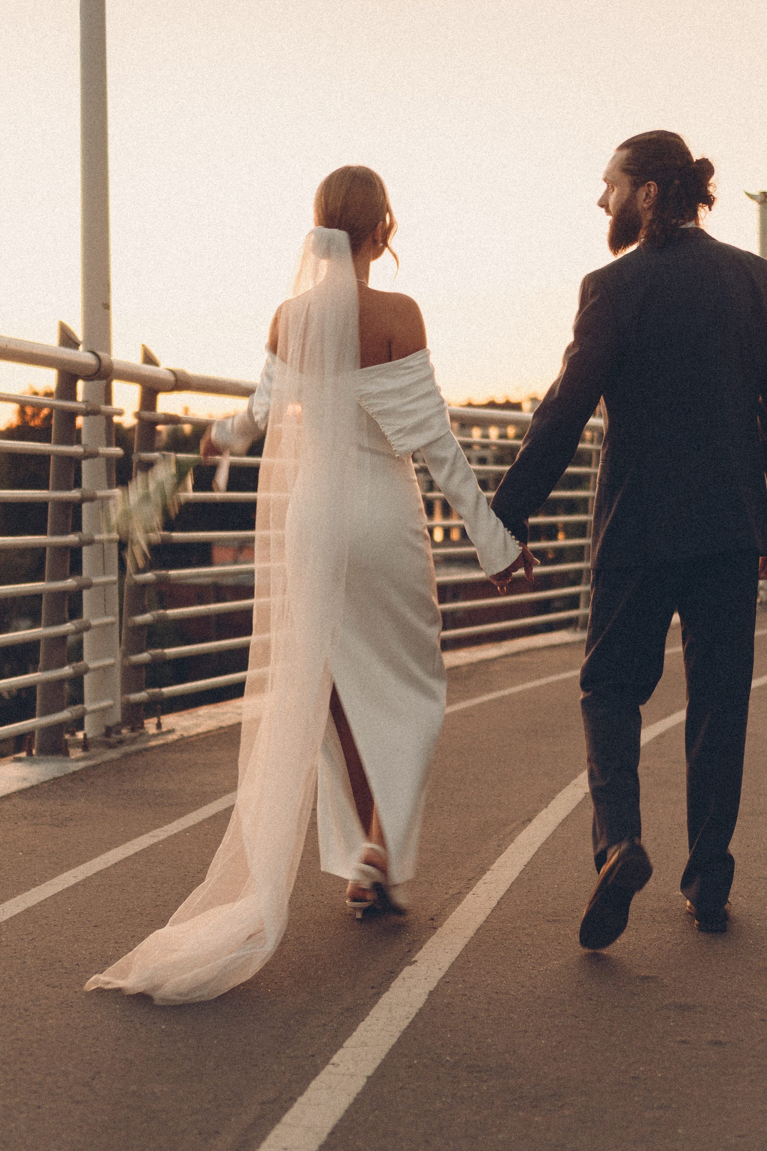 СВАДЕБНАЯ СЬЕМКА ВОЗЛЕ МСОТА БЕТАНКУРА НА КАБРИОЛЕТЕ. Профессиональный фотограф, Санкт-Петербург — Виктория Богомолова