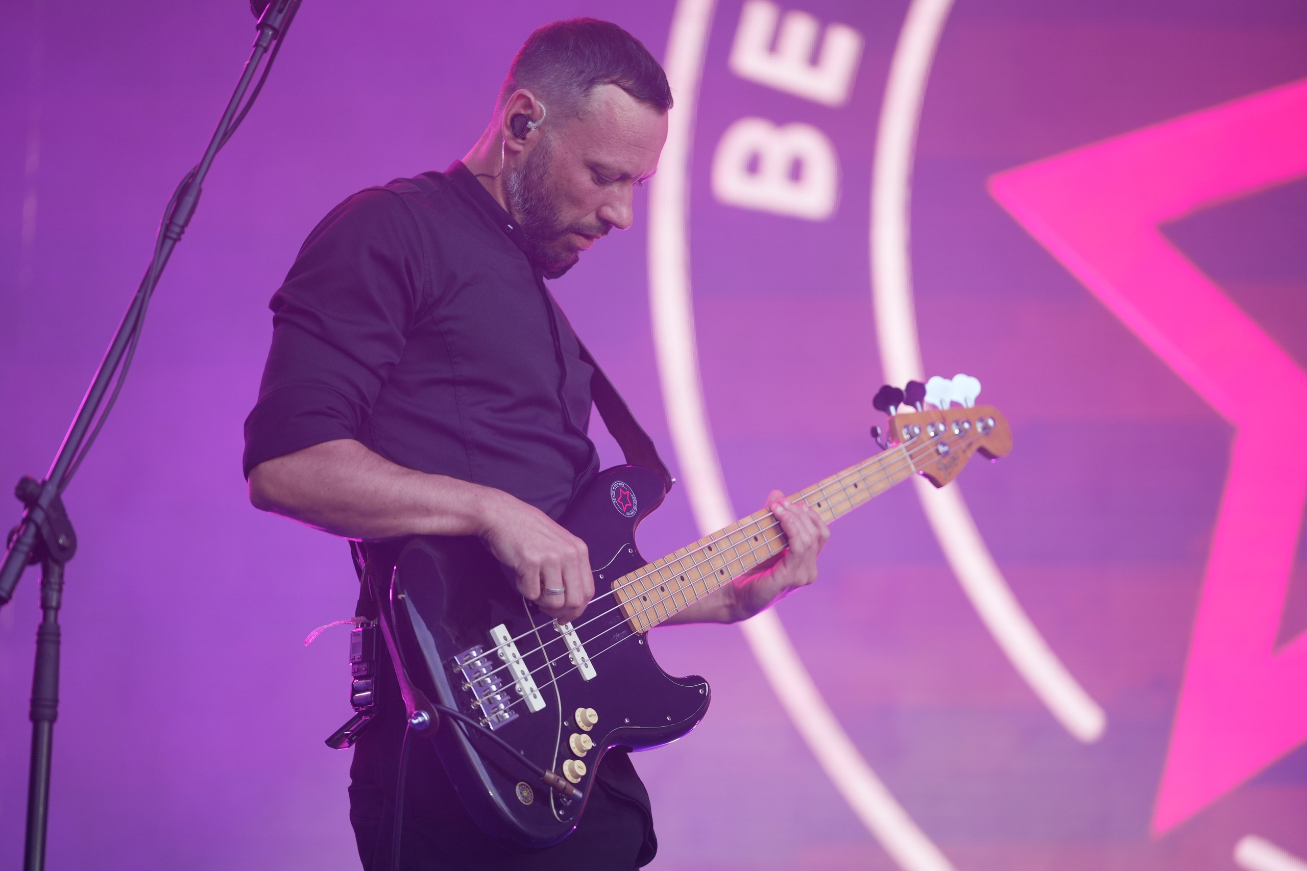 Смысловые галлюцинации и Сергей Бобунец на фестивале ЦСКА Фест 2024. Сайт Алматинского НЮ АРТ, будуар и фэшн фотографа Дениса Карпенко