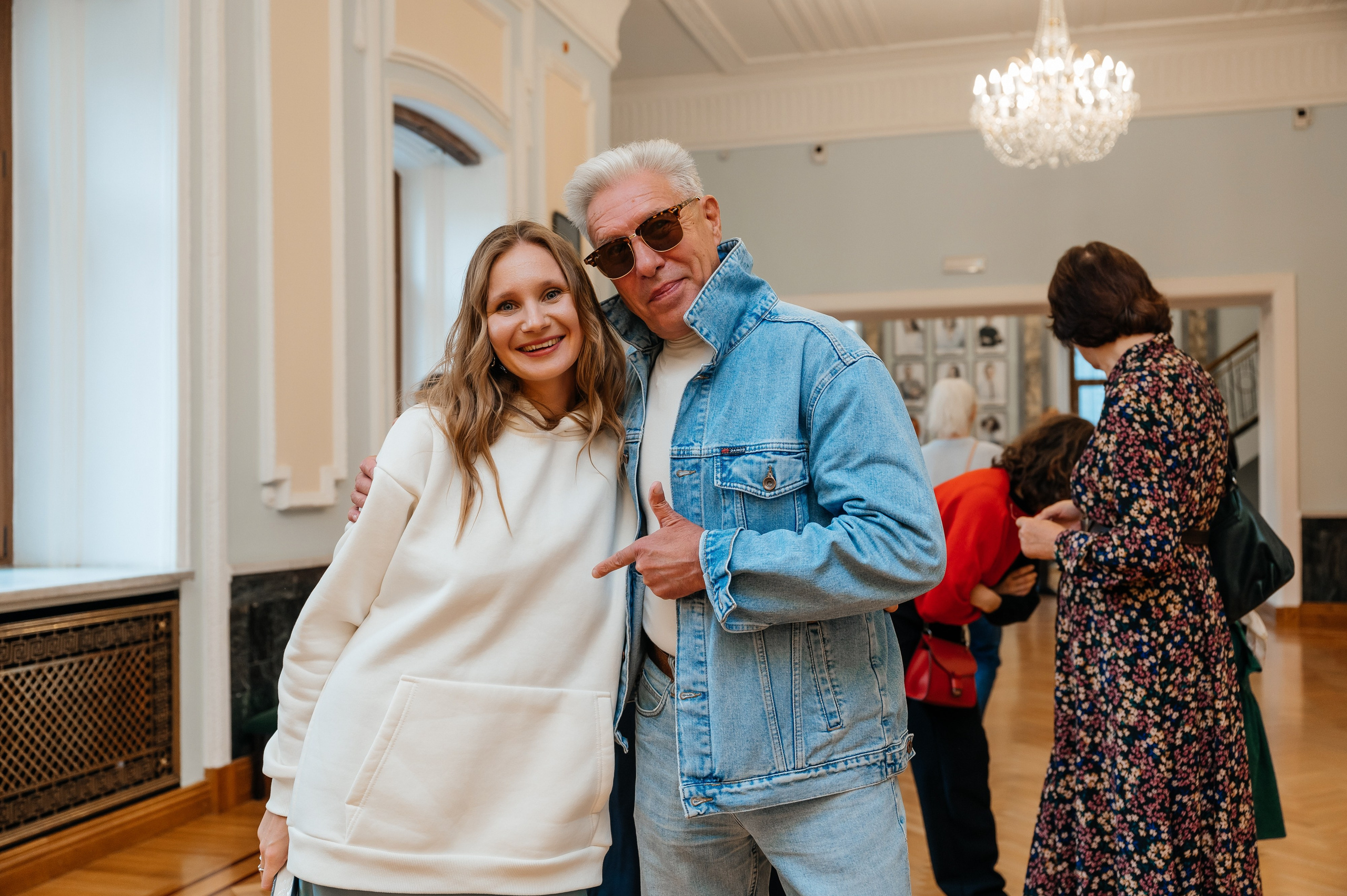 Открытие выставки Кати Васильевой в Молодежном театре. Wedding and family photographer USA