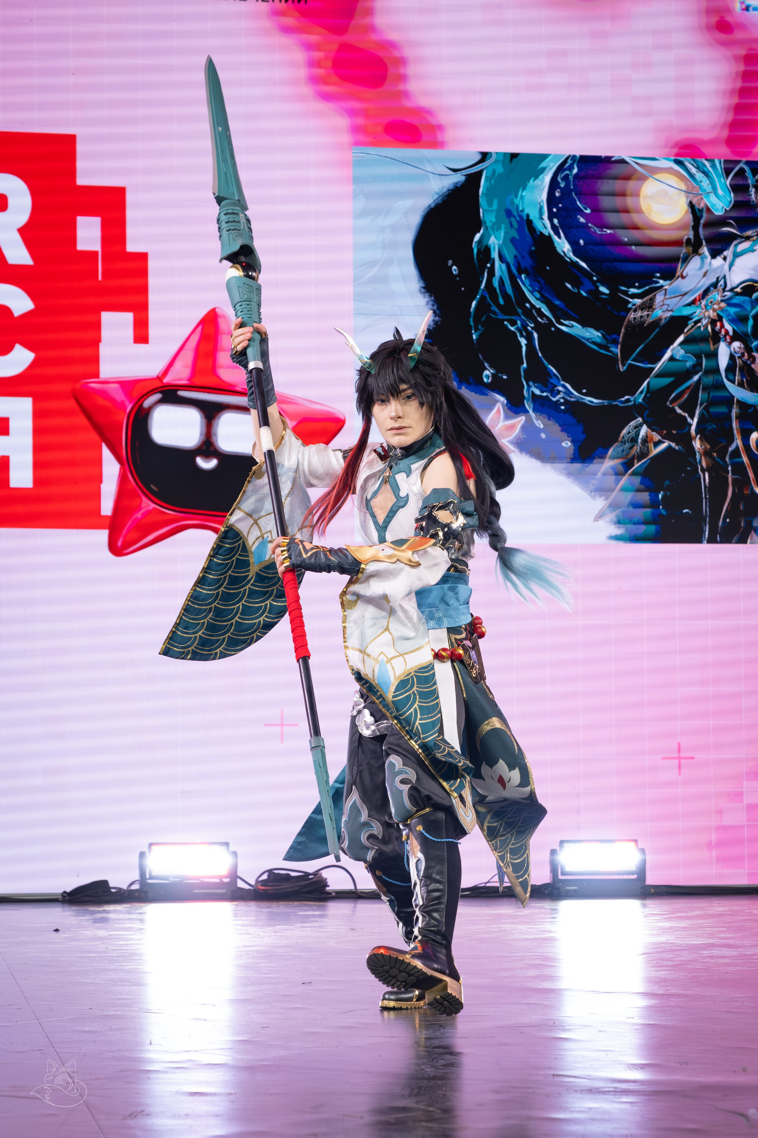 Сцена РЭД ЭКСПО 2024. Косплей фотограф