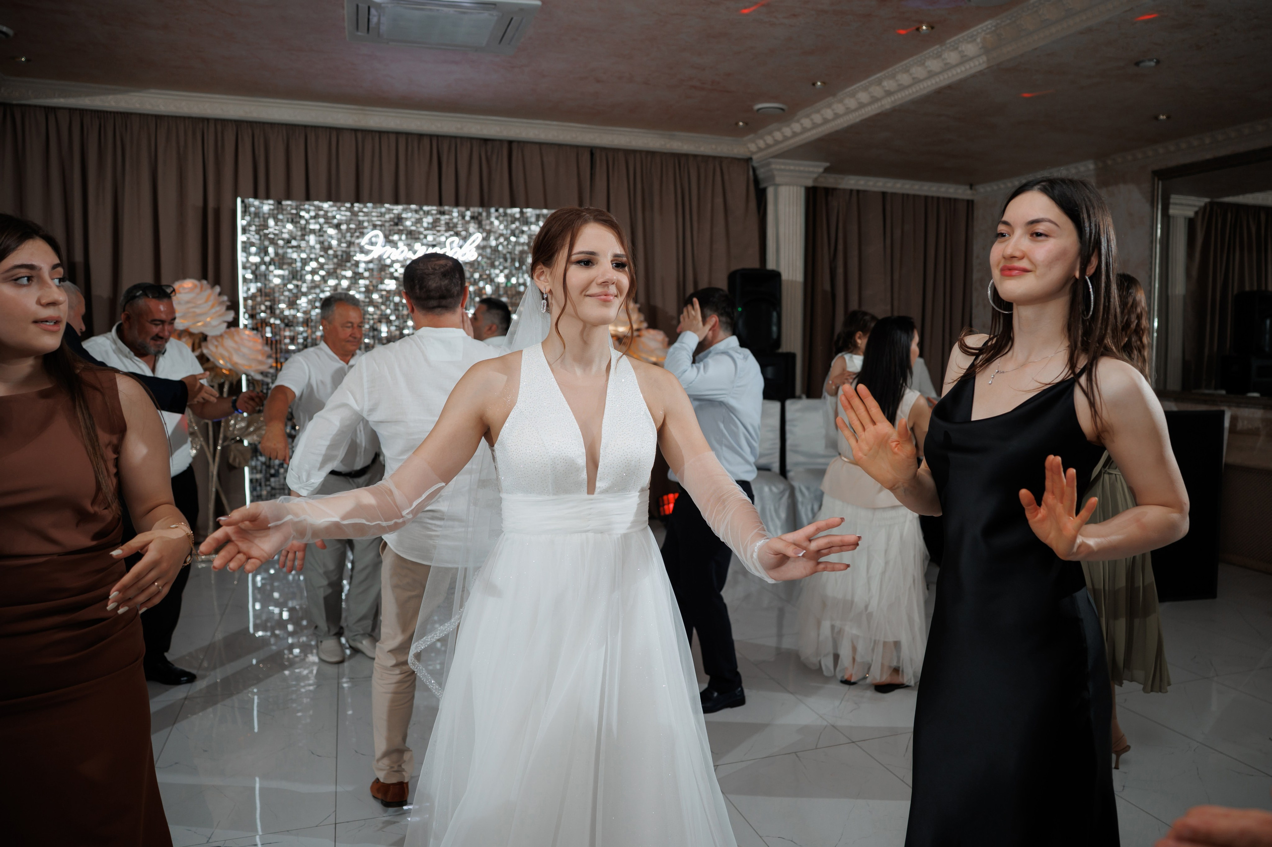 ЗАГС Бутово и Остафьево. Свадебный и репортажный фотограф (Москва, Королев и другие)