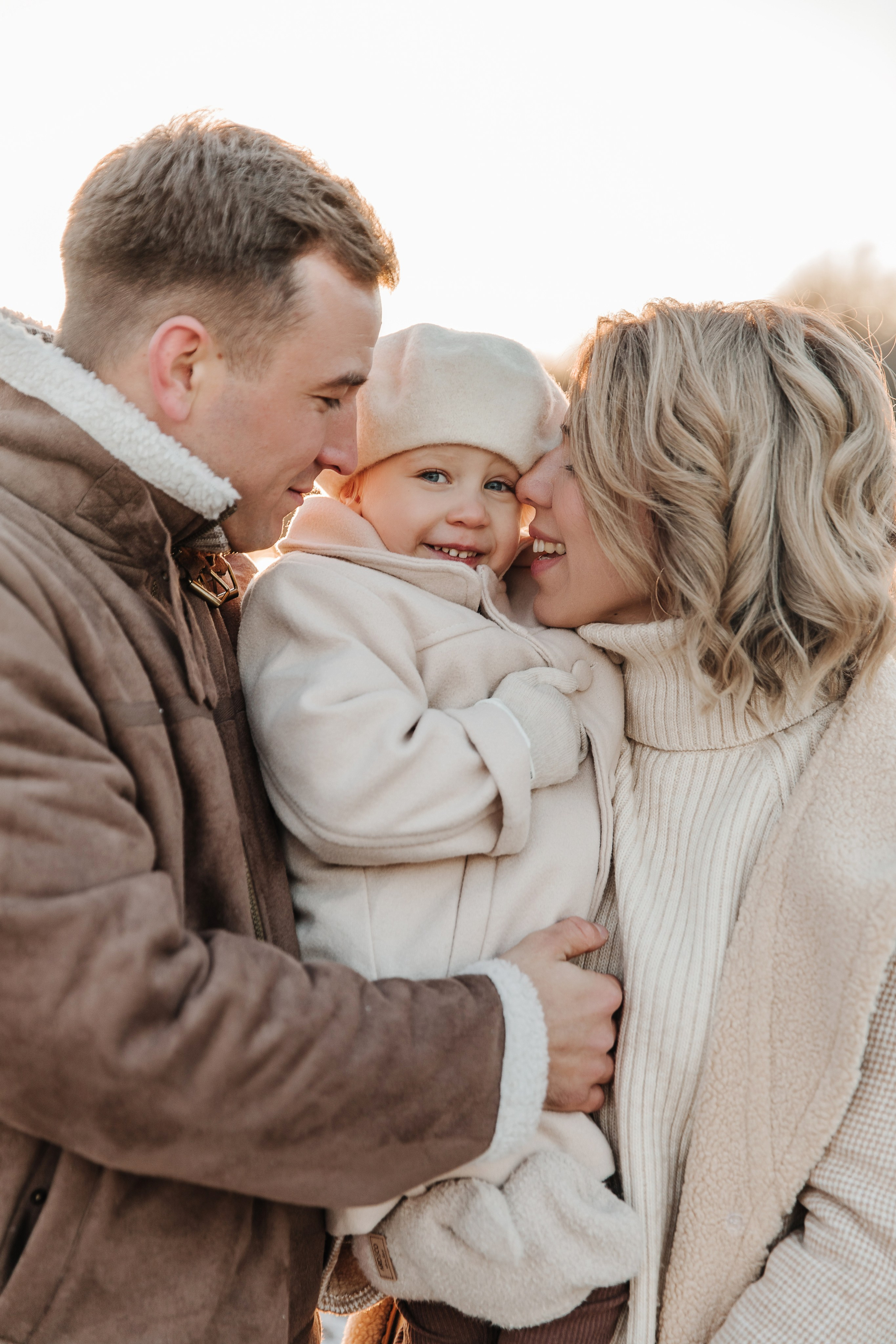 Юлия, Дмитрий и Варя. Свадебный и семейный фотограф Александра Кос