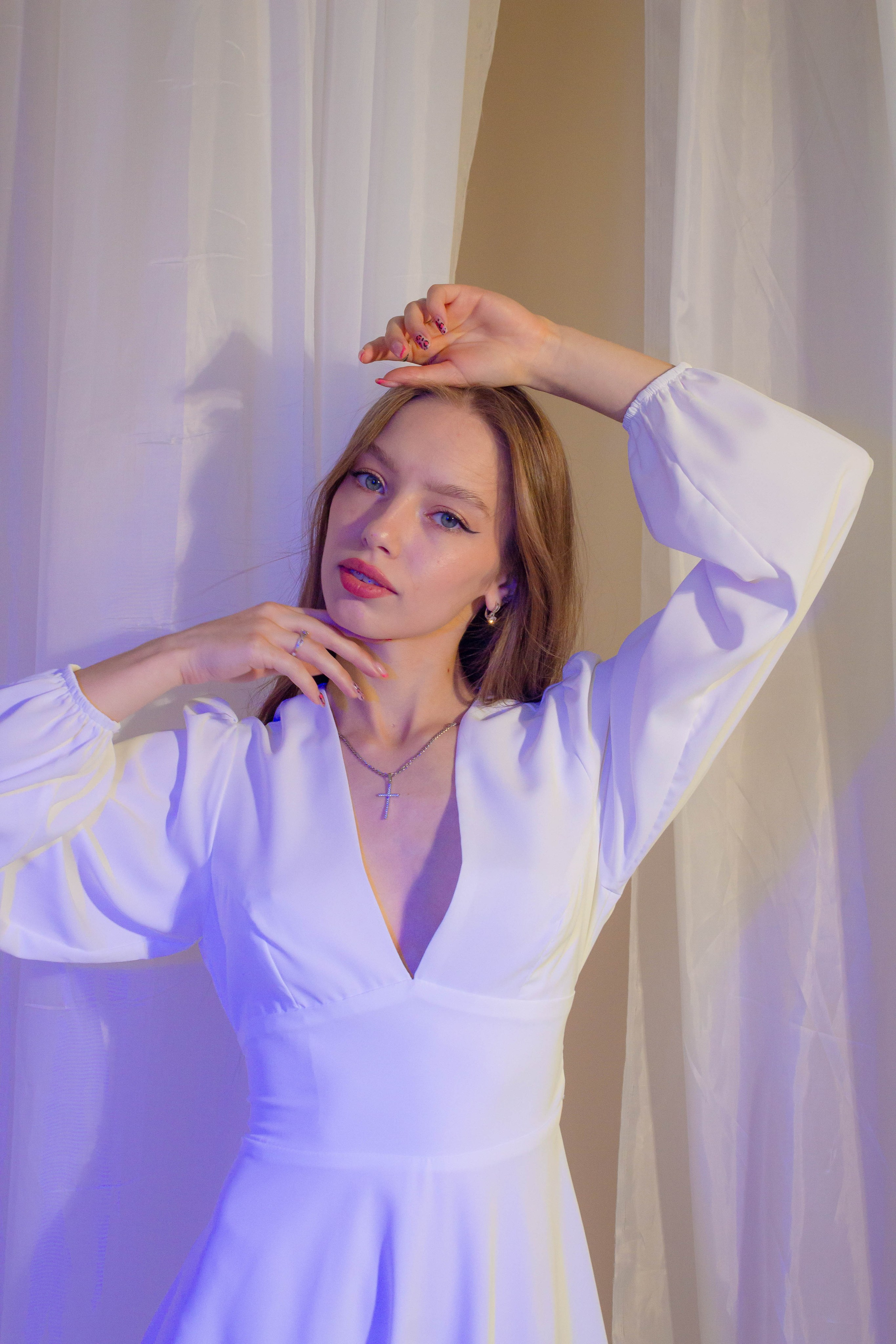 Alice. Я — Алёна и я фотографирую красиво (е)