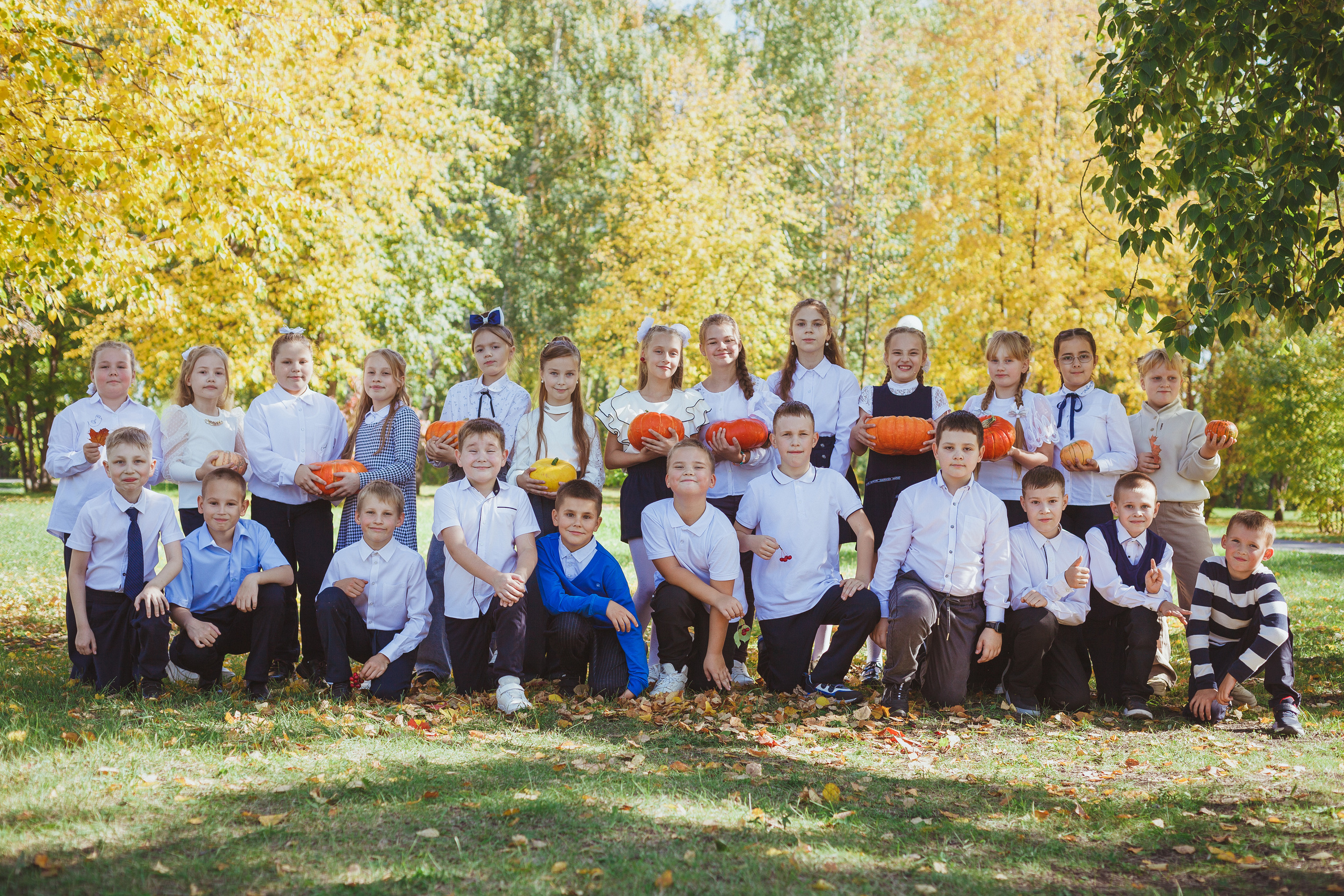 Школьная фотосессия на 31 августа. 1,2,3 сентября. Портреты детей 4-6 штук. Групповые общие 2-5 шт. Цена 450р. (1). Семейный и детский фотограф в Сухом Логу Ольга Кайгородова