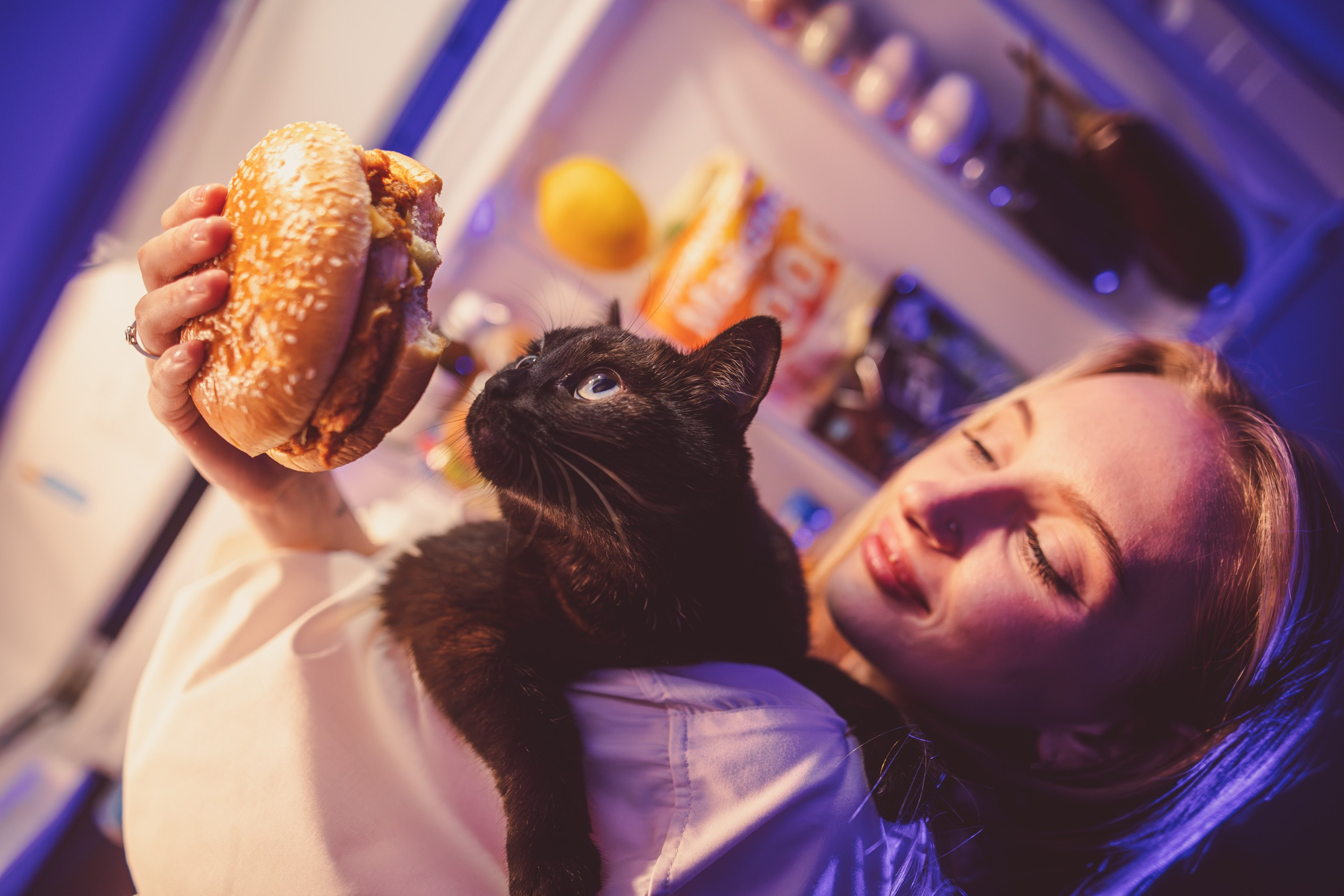 Фотосессии — Ночной дожор 2024 — Съёмки дома. Твой ламповый фотограф