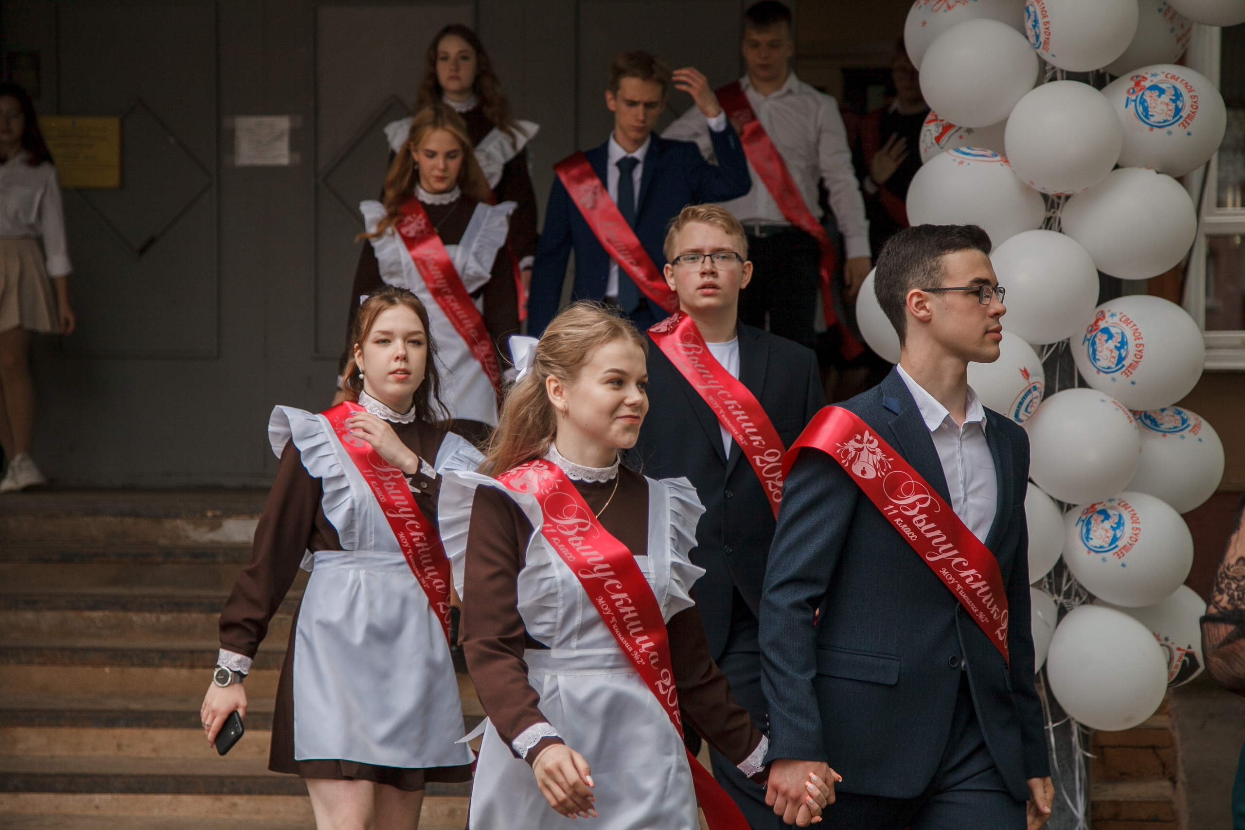 Последний звонок. Ирина Коновалова школьный фотограф. Выпускные альбомы Ярославль