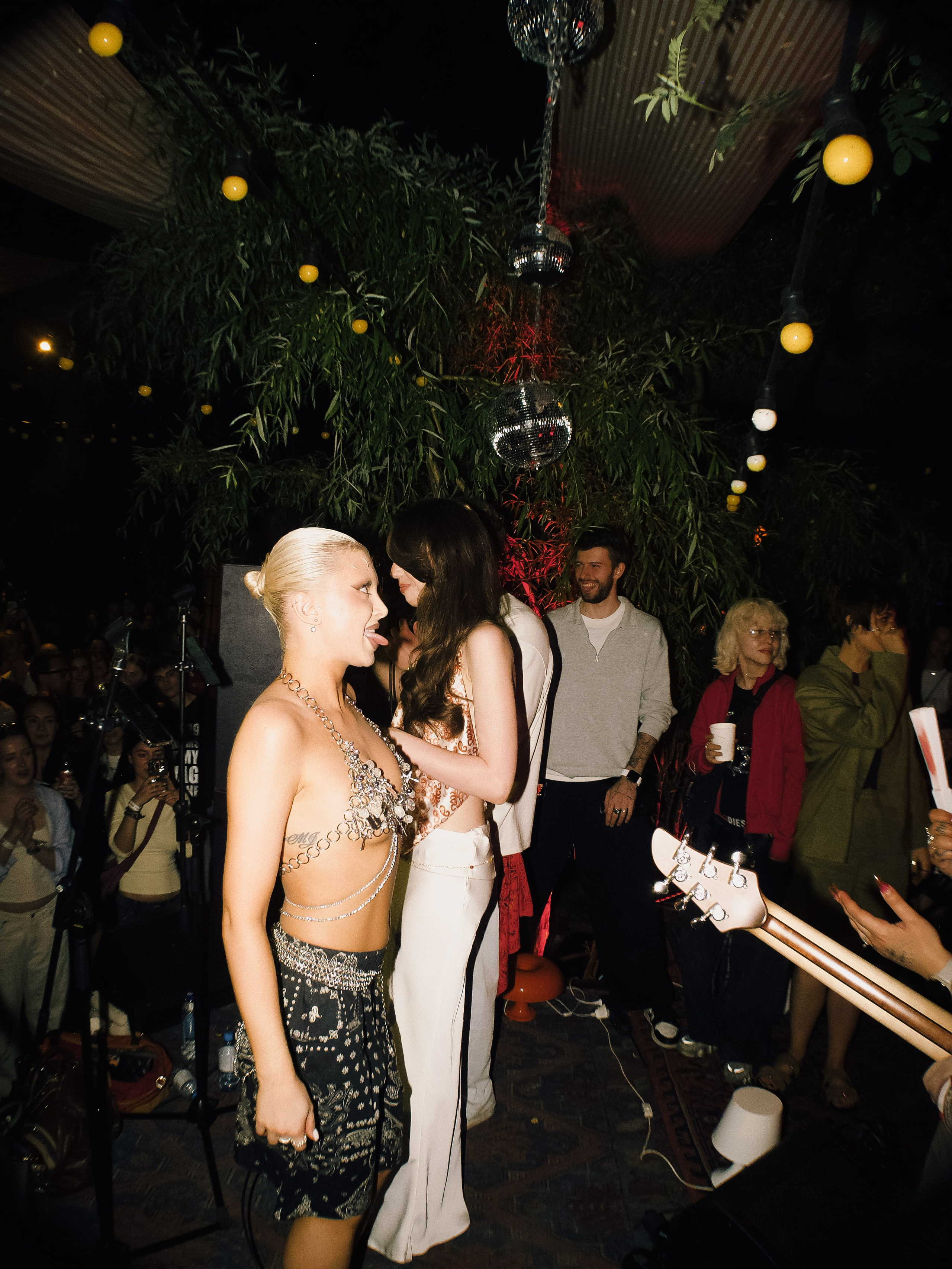 Connected sessions #2 ph by @rusagee / at YAUZA. TENZO | Creative Producer / Art Director