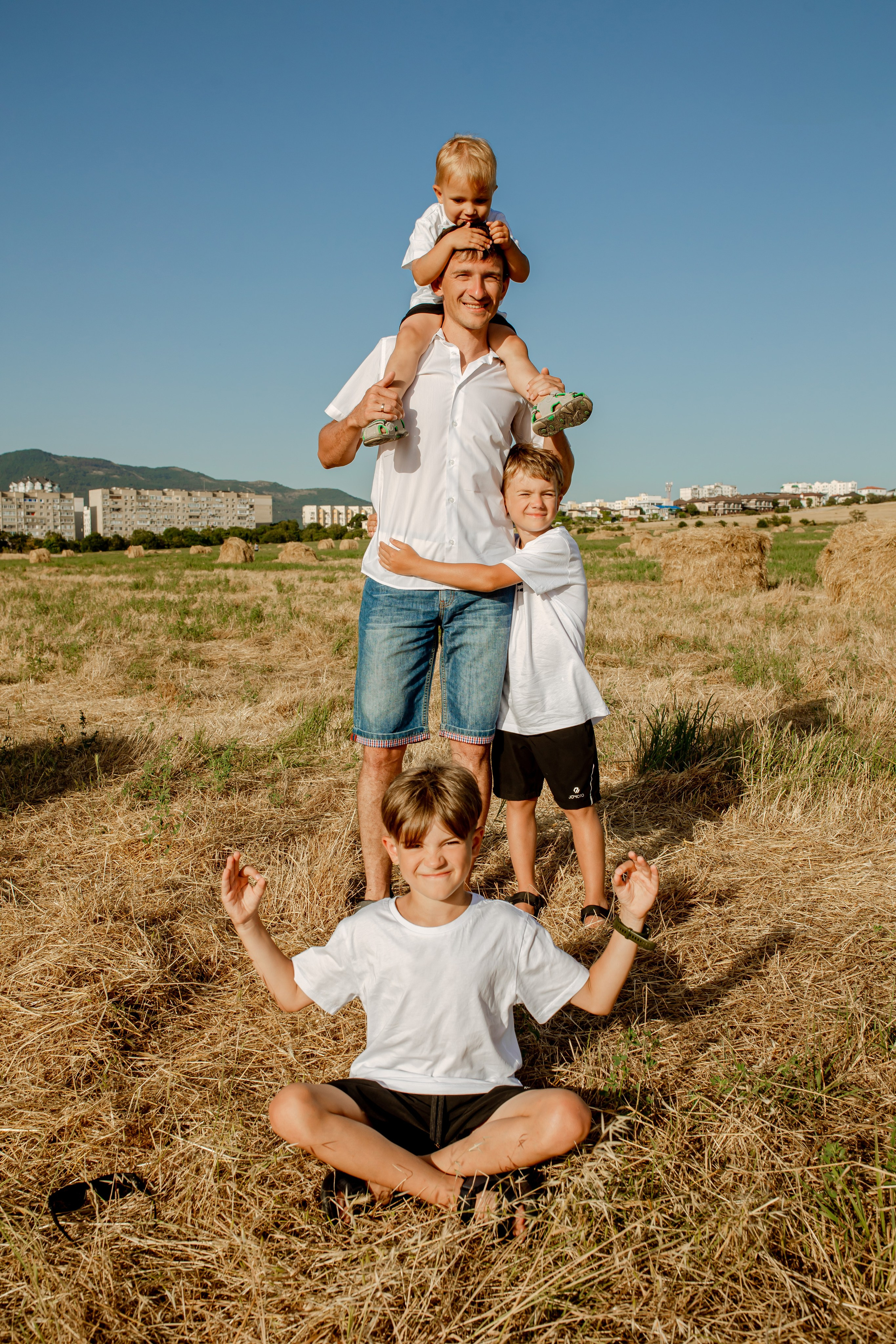 Анна, Денис, Сергей, Кирилл, Иван и Маша. Фотограф в Геленджике, Архипо-Осиповке, Абрау-Дюрсо, Кринице Виктория