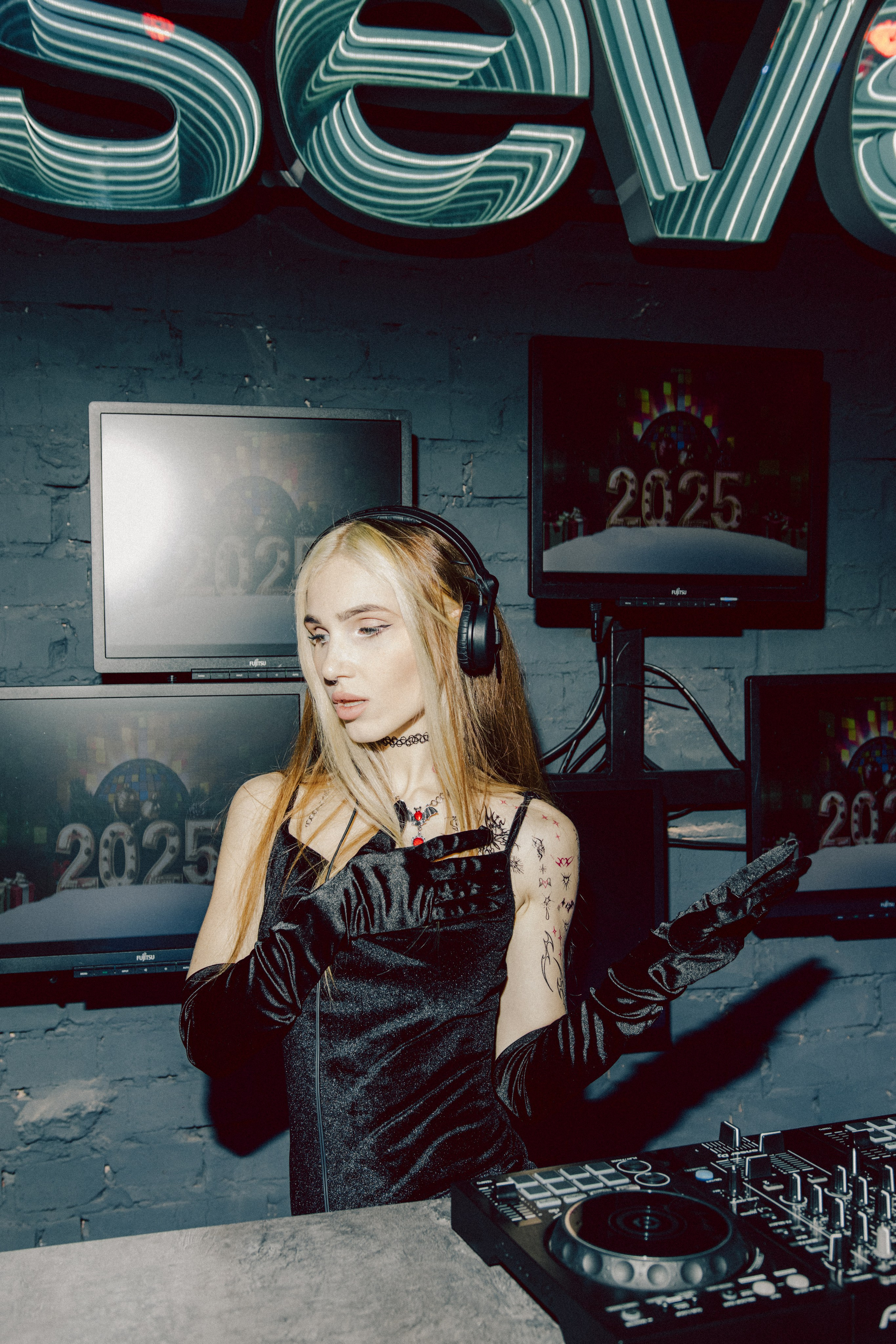 SEVEN bar — New Year