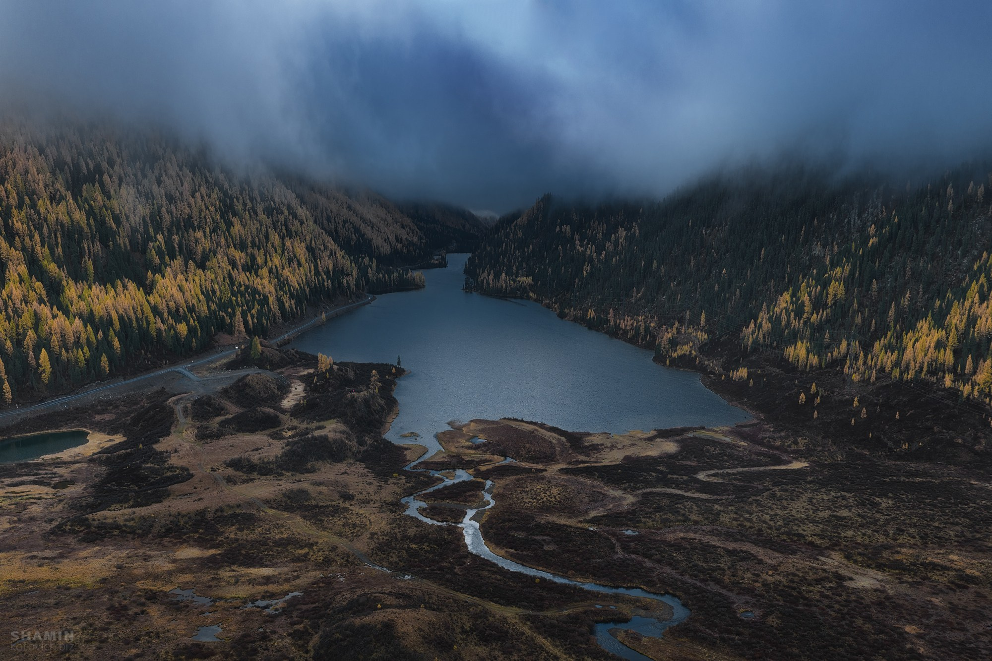 Алтай — пейзажная фотография Константина Шамина. Горы, реки и долины Алтая, природный свет, аэрофотосъёмка и классические пейзажи России.