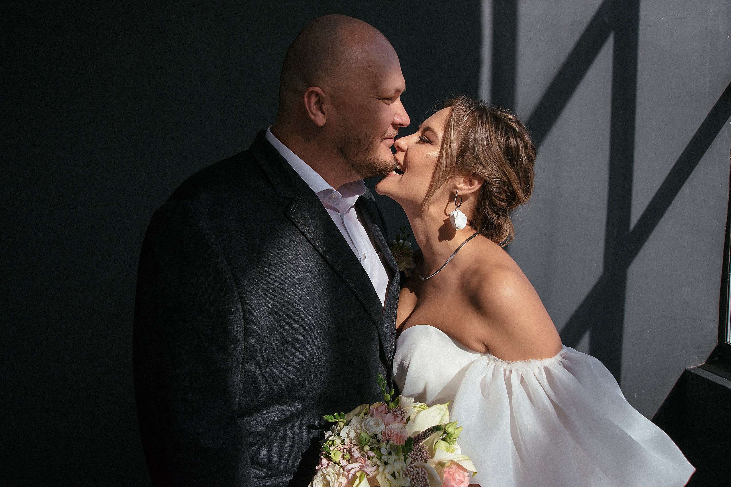 Свадебная студийная фотосессия в фотостудии MAIN. Свадебный  Фотограф Дарья Едапина Новосибирск. Фотограф Дарья Едапина Новосибирск