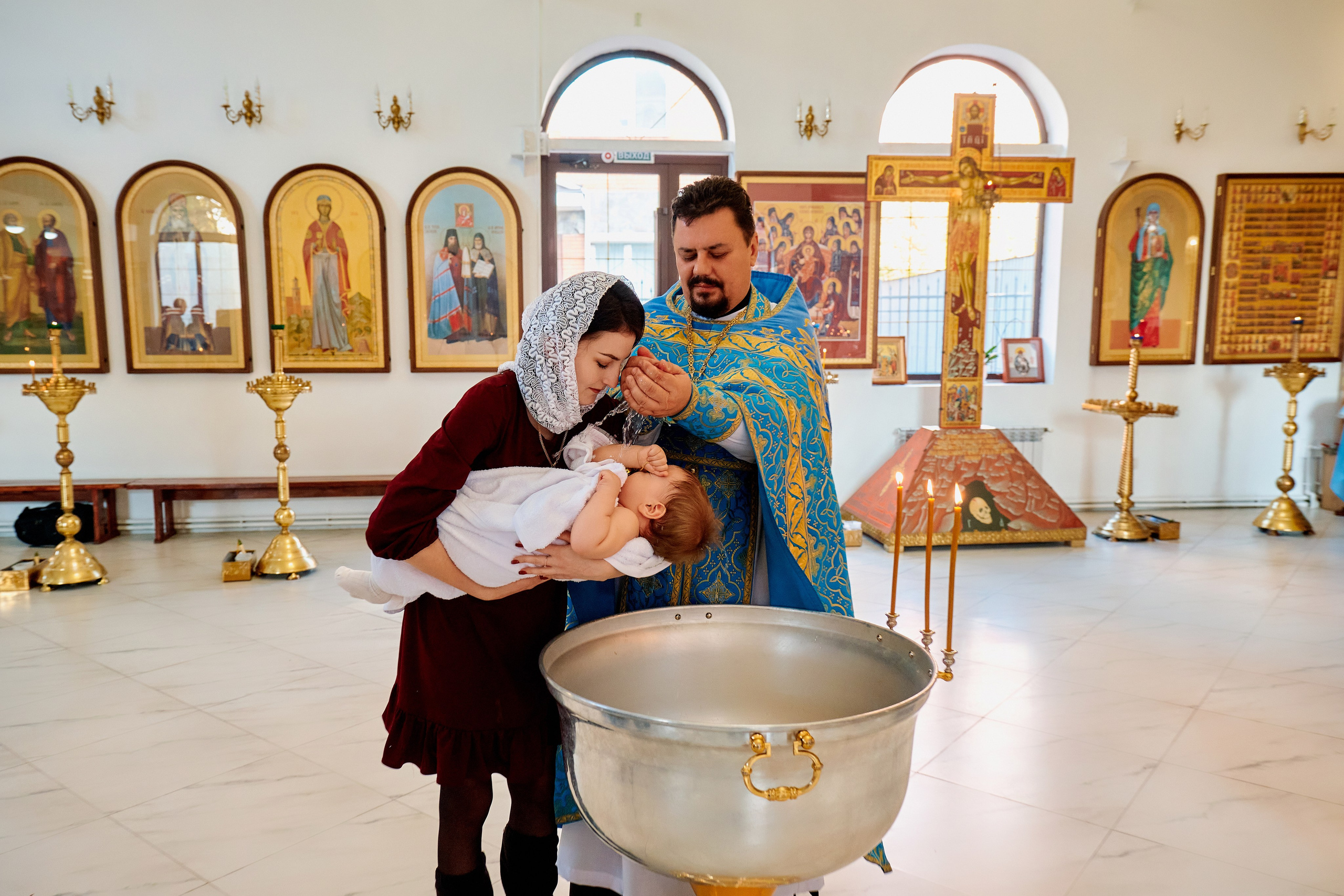 Крестины. Храм св. Серафима Саровского. Фотограф Таганрог Анна Трайжон