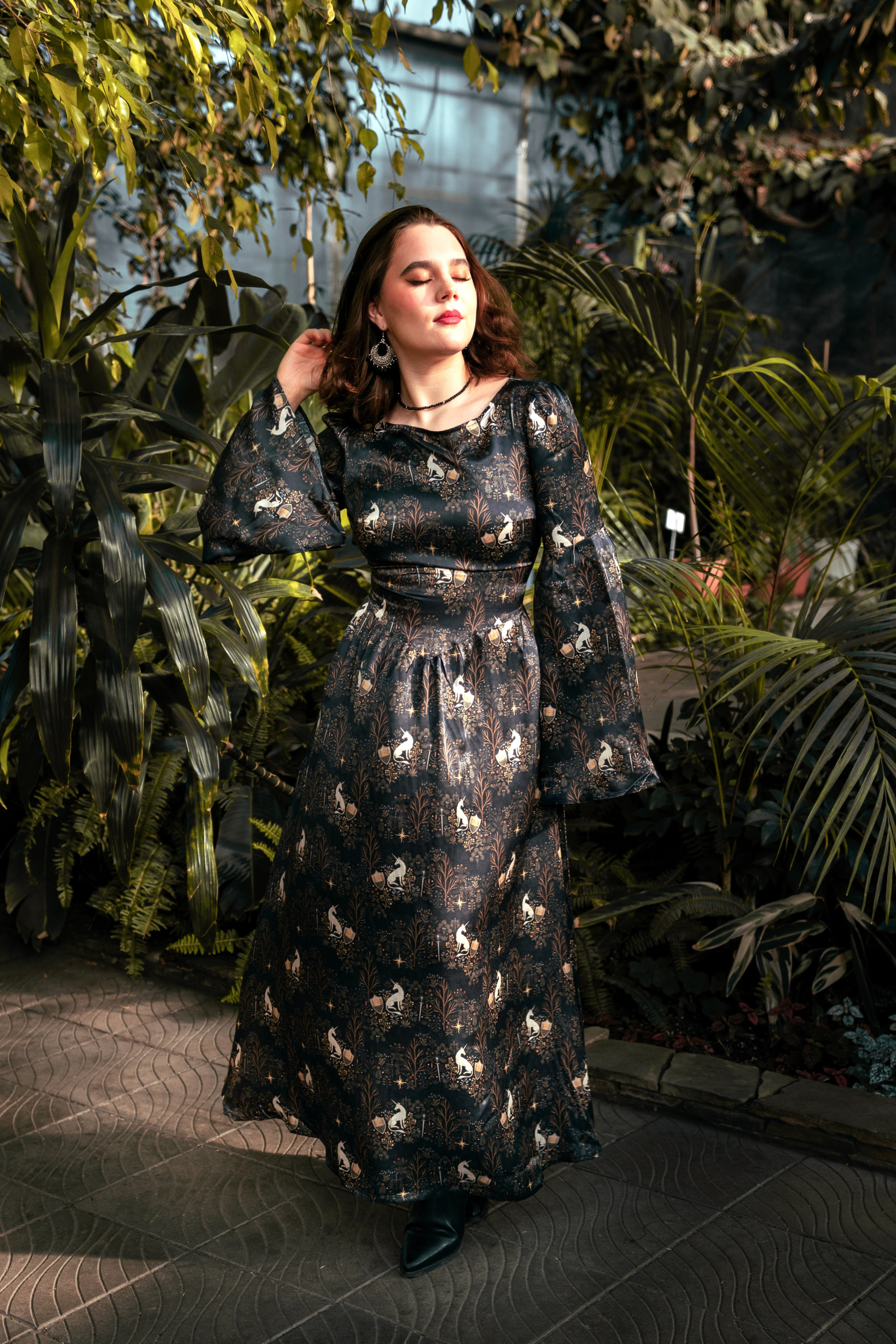 Съемка шёлковых платьев для PlantMyBones