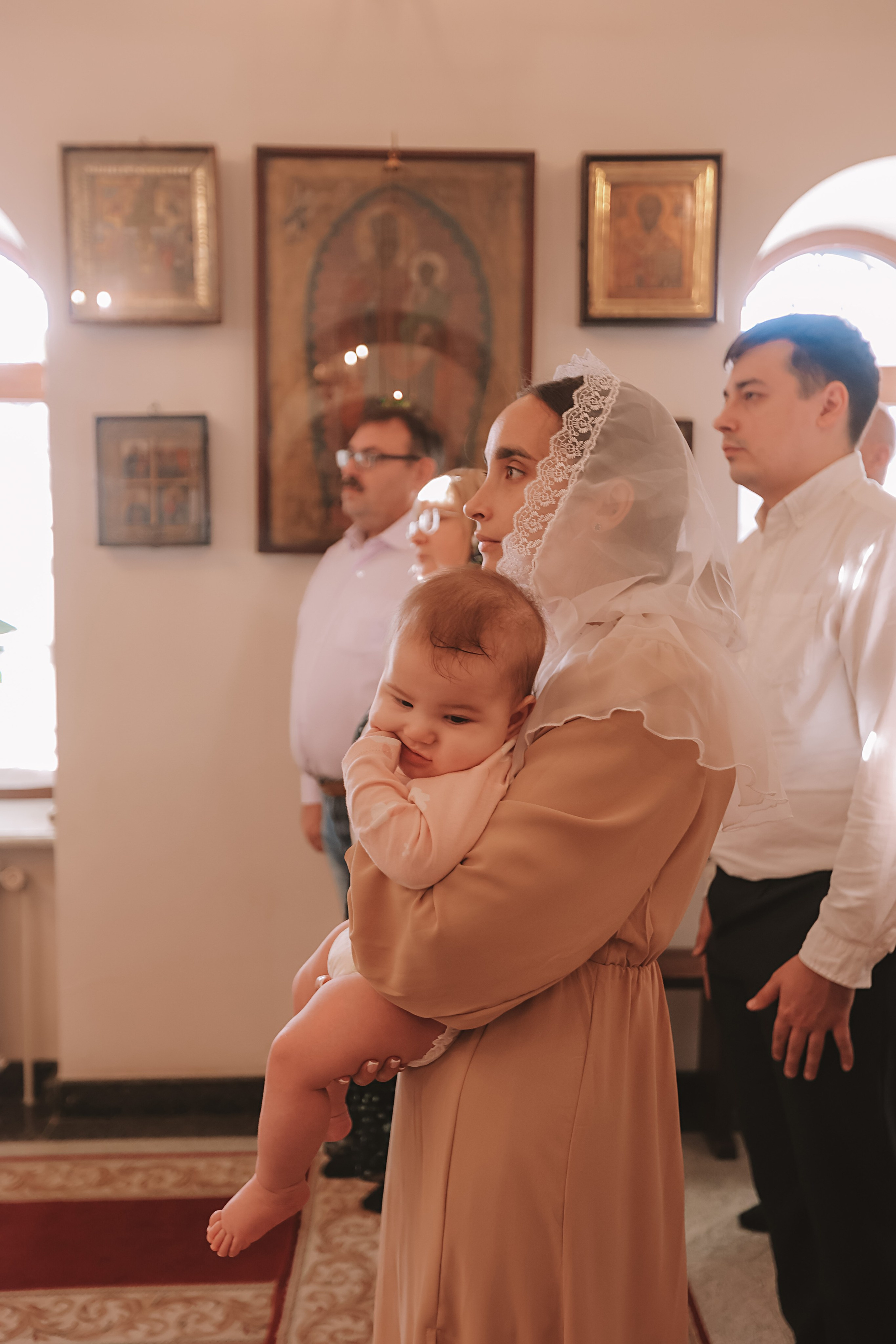 Крещение круглая церковь. Семейный фотограф Тюмень, фотограф на роды Салмина Мария