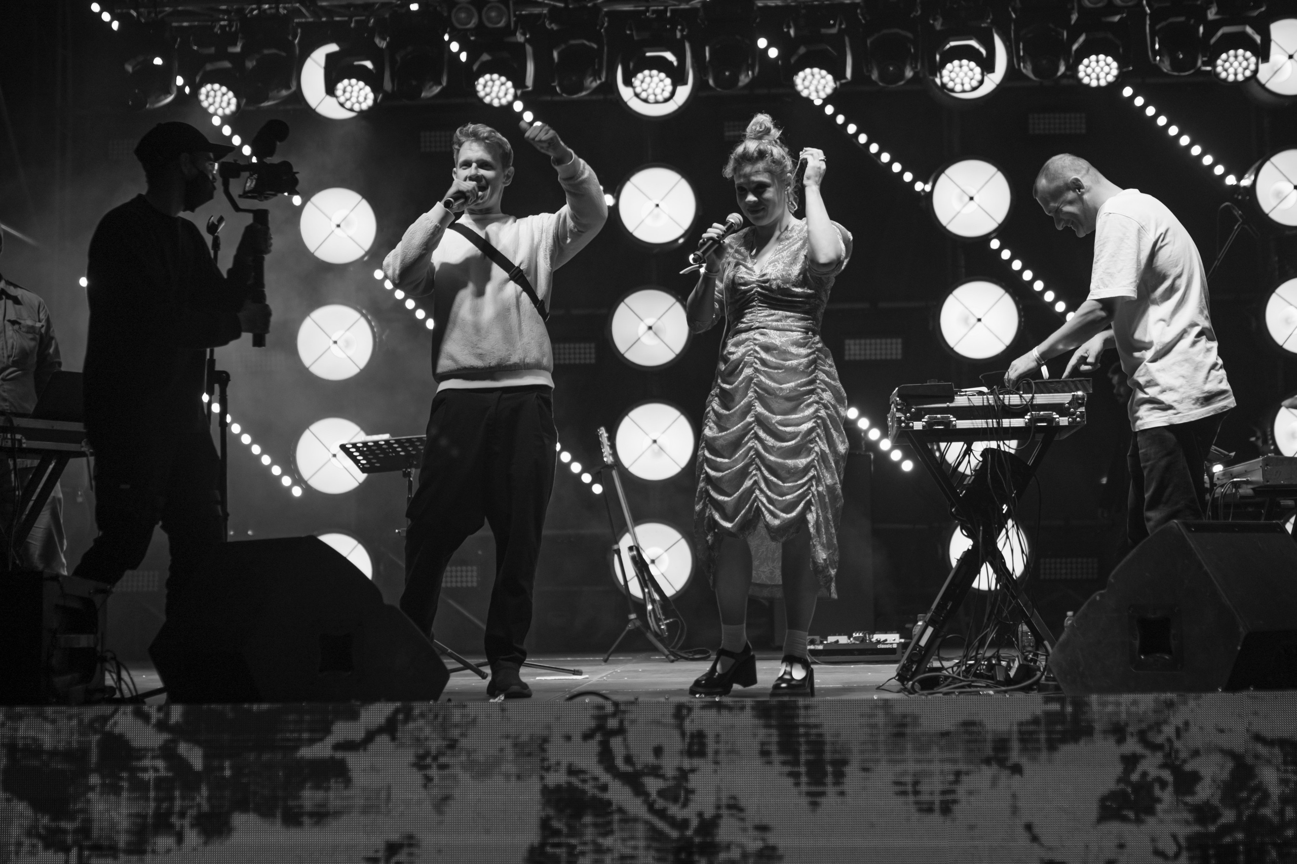 Концерт АИГЕЛ и Zventa Sventana. Евгений Бреча. Коммерческий и бэкстейдж фотограф в Москве