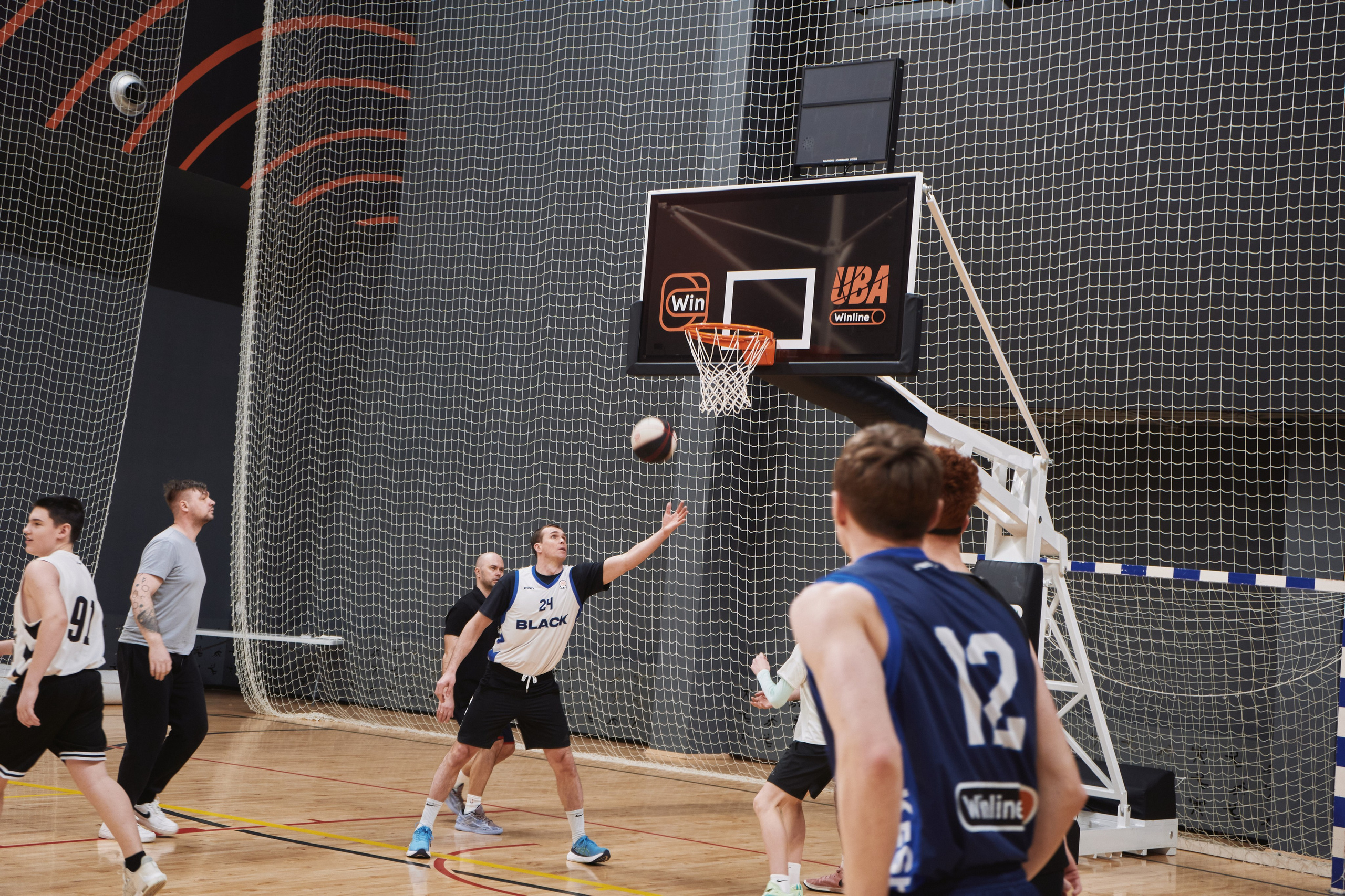 Новогодний баскетбол 2025. Детская лига. Евгений Бреча. Коммерческий и бэкстейдж фотограф в Москве