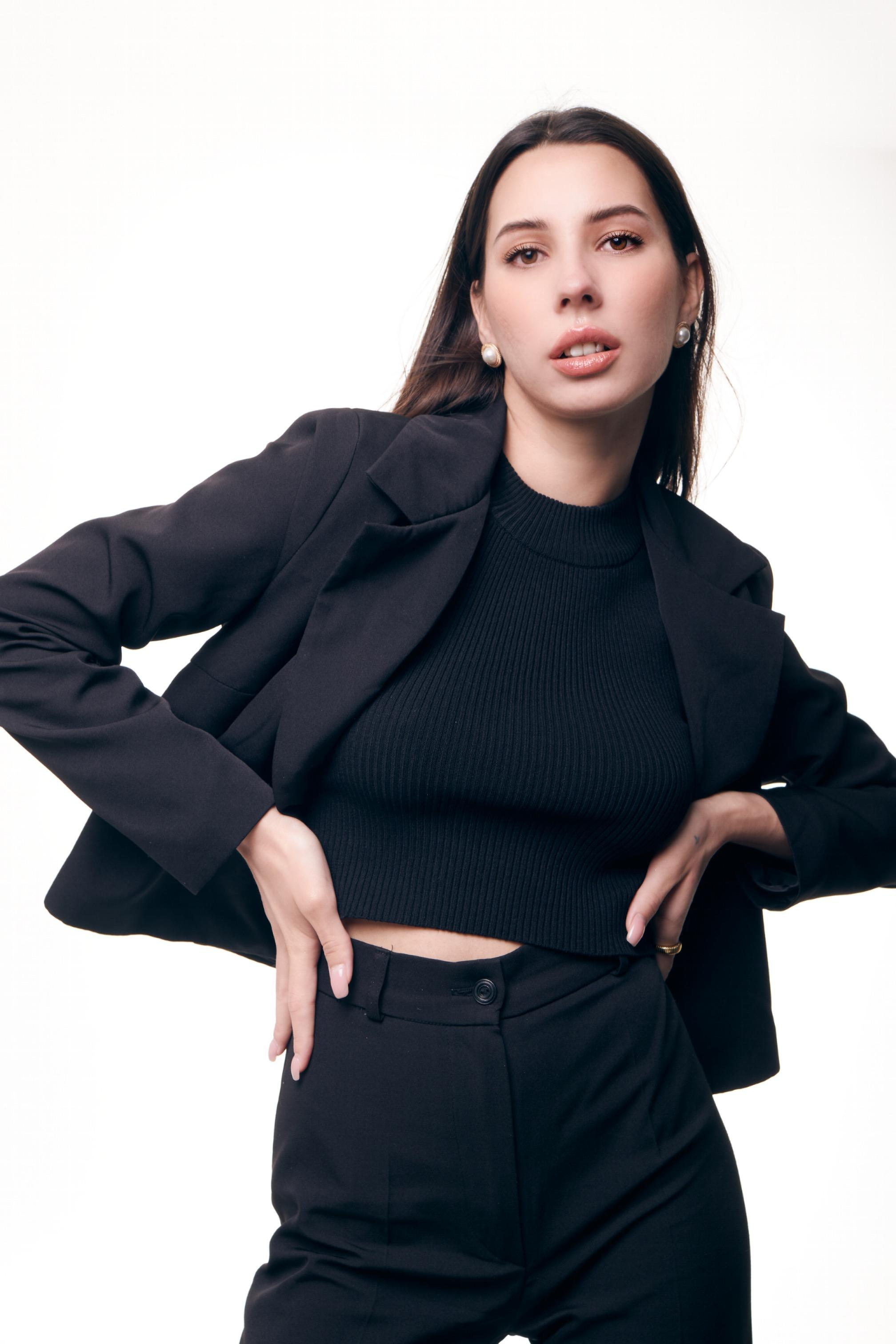 Екатерина Б. - модель для маркетплейсов. ТМ Продакшн — Съемка для маркетплейсов в Москве