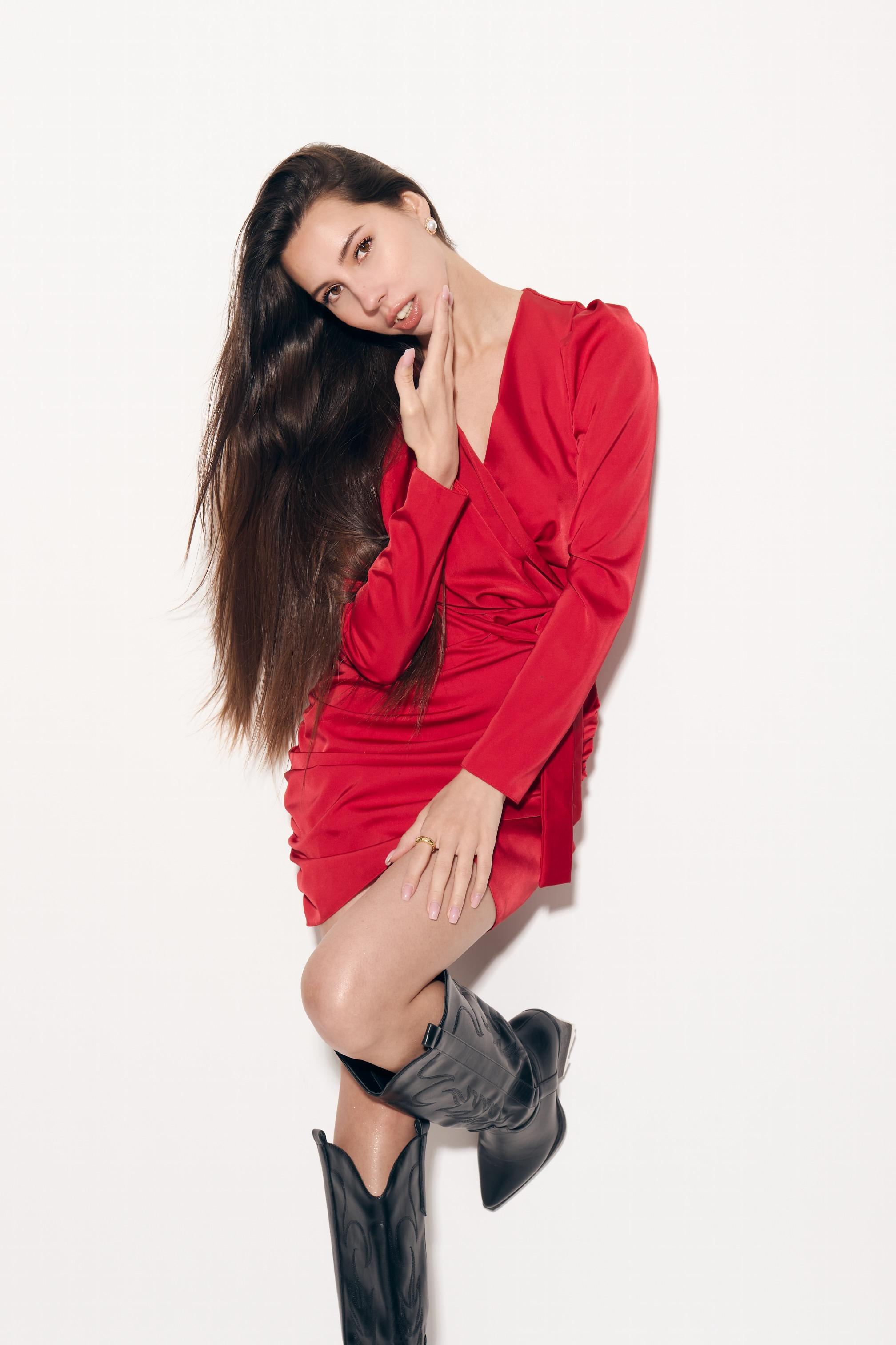 Екатерина Б. - модель для маркетплейсов. ТМ Продакшн — Съемка для маркетплейсов в Москве