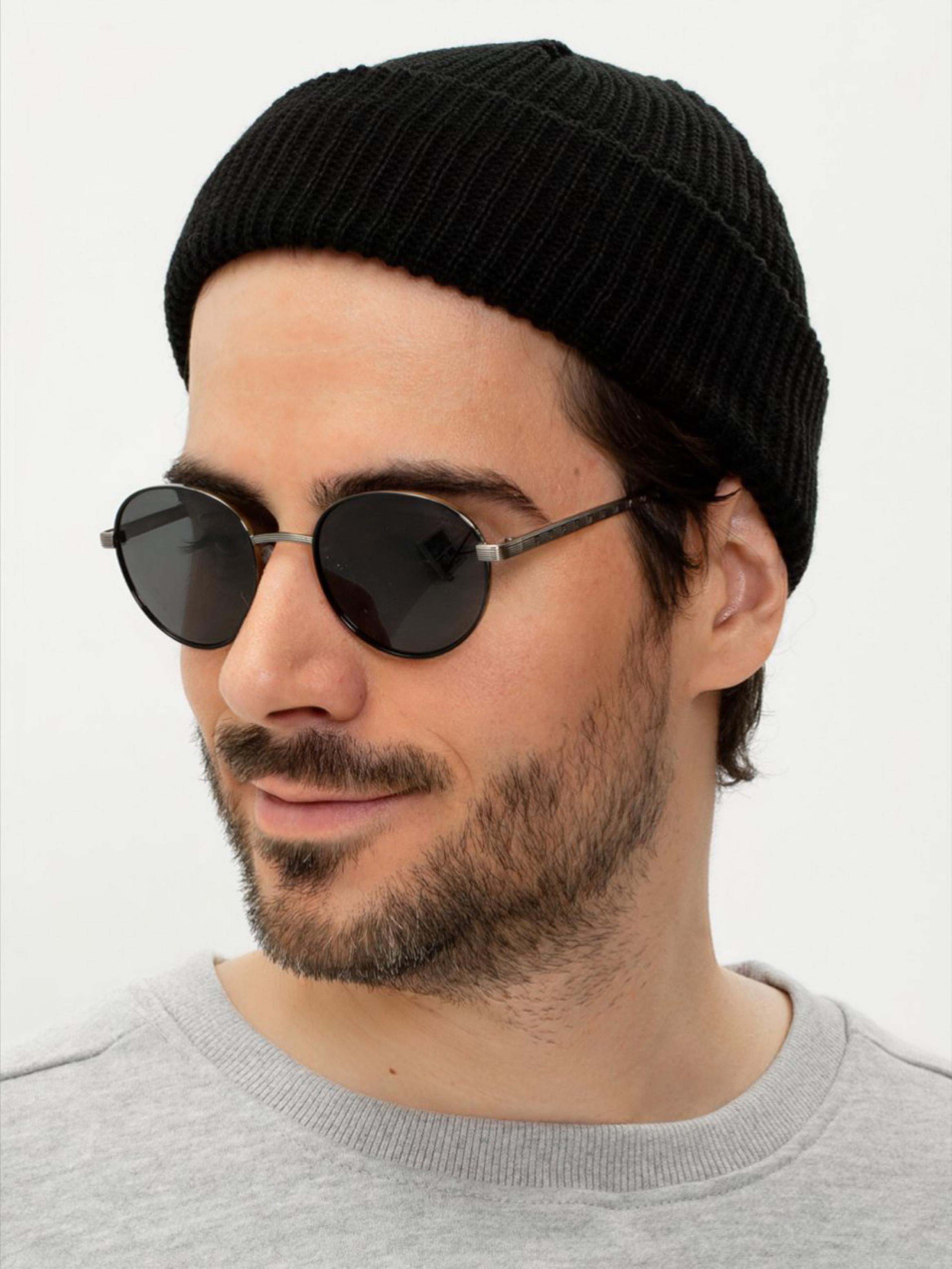 Валентин — модель для маркетплейсов. ТМ Продакшн — Съемка для маркетплейсов в Москве