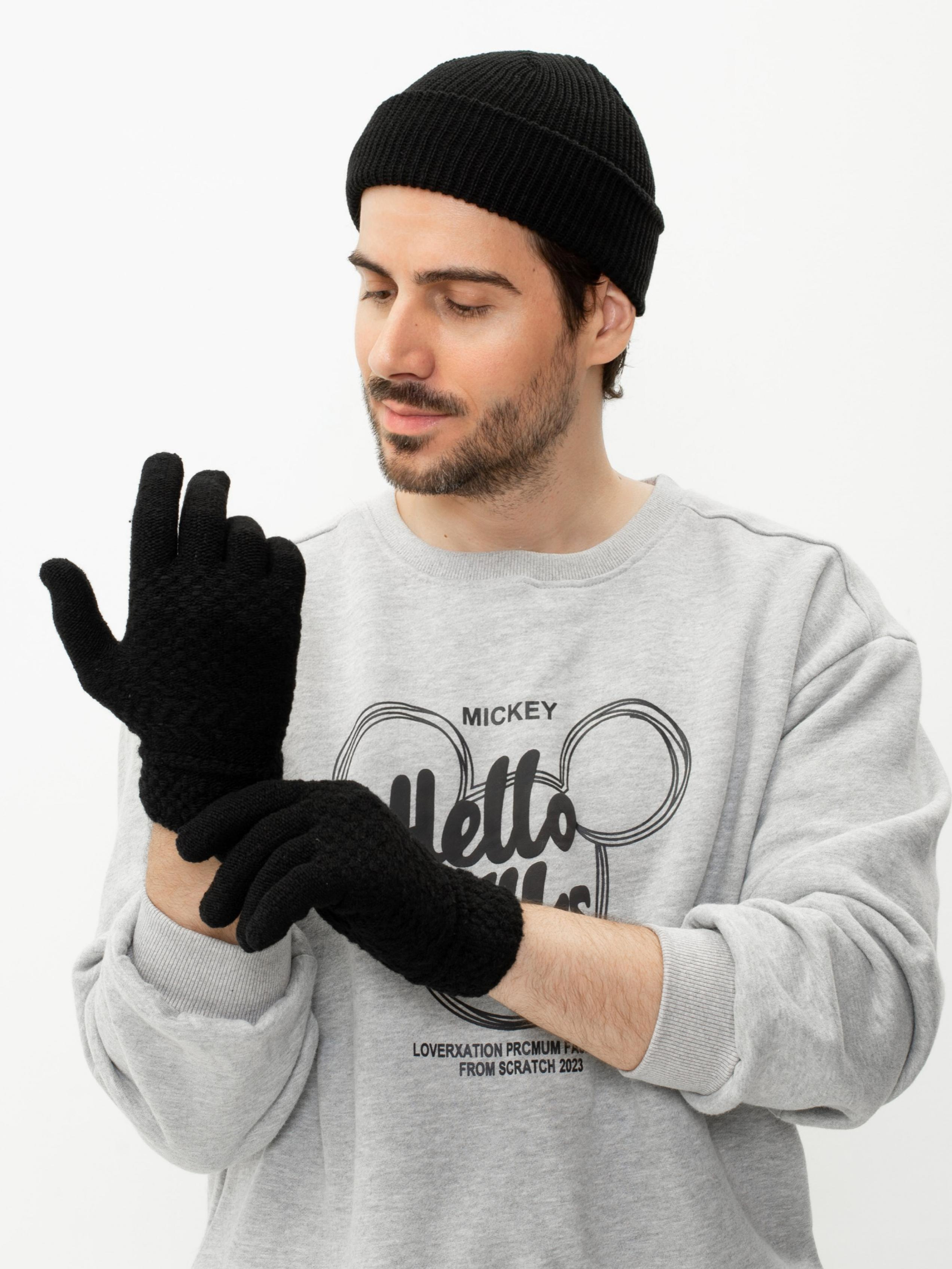 Валентин — модель для маркетплейсов. ТМ Продакшн — Съемка для маркетплейсов в Москве