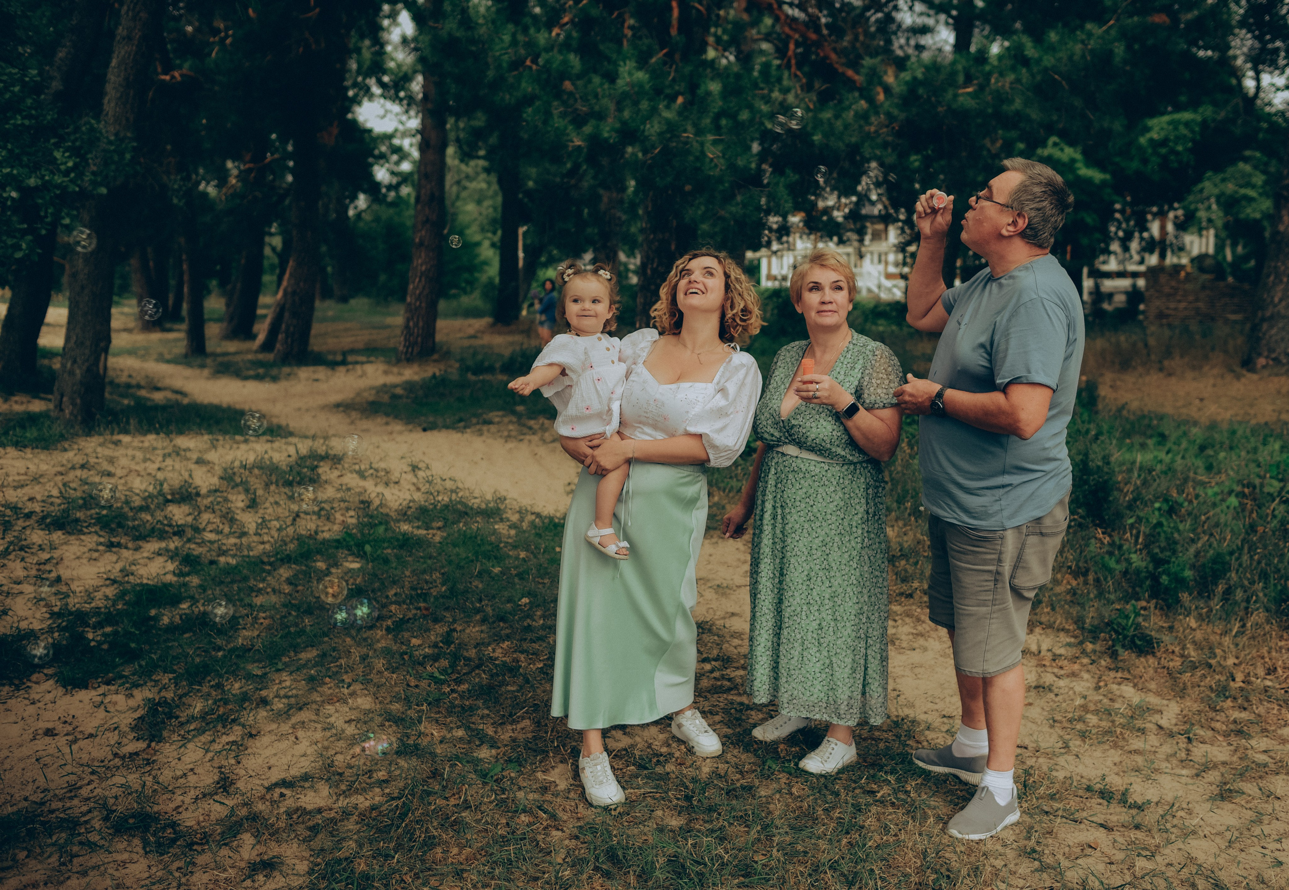 Съемка поколений на заливе. Елизавета Юлия Сергей и Ия. Семейный и свадебный фотограф в Санкт-Петербурге Яна