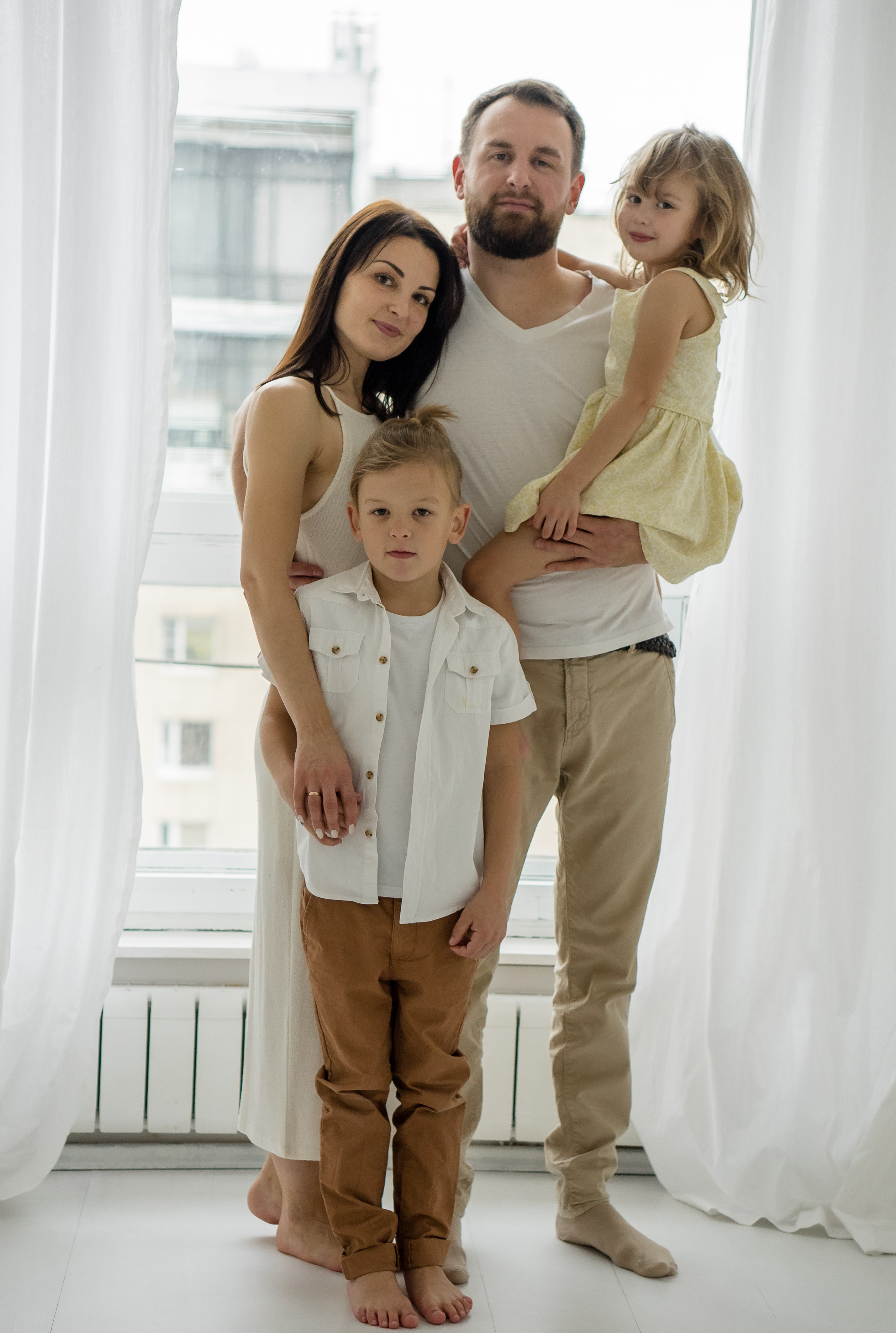 Семейная фотосессия семьи К. в фотостудии. Фотограф Ольга Игорева