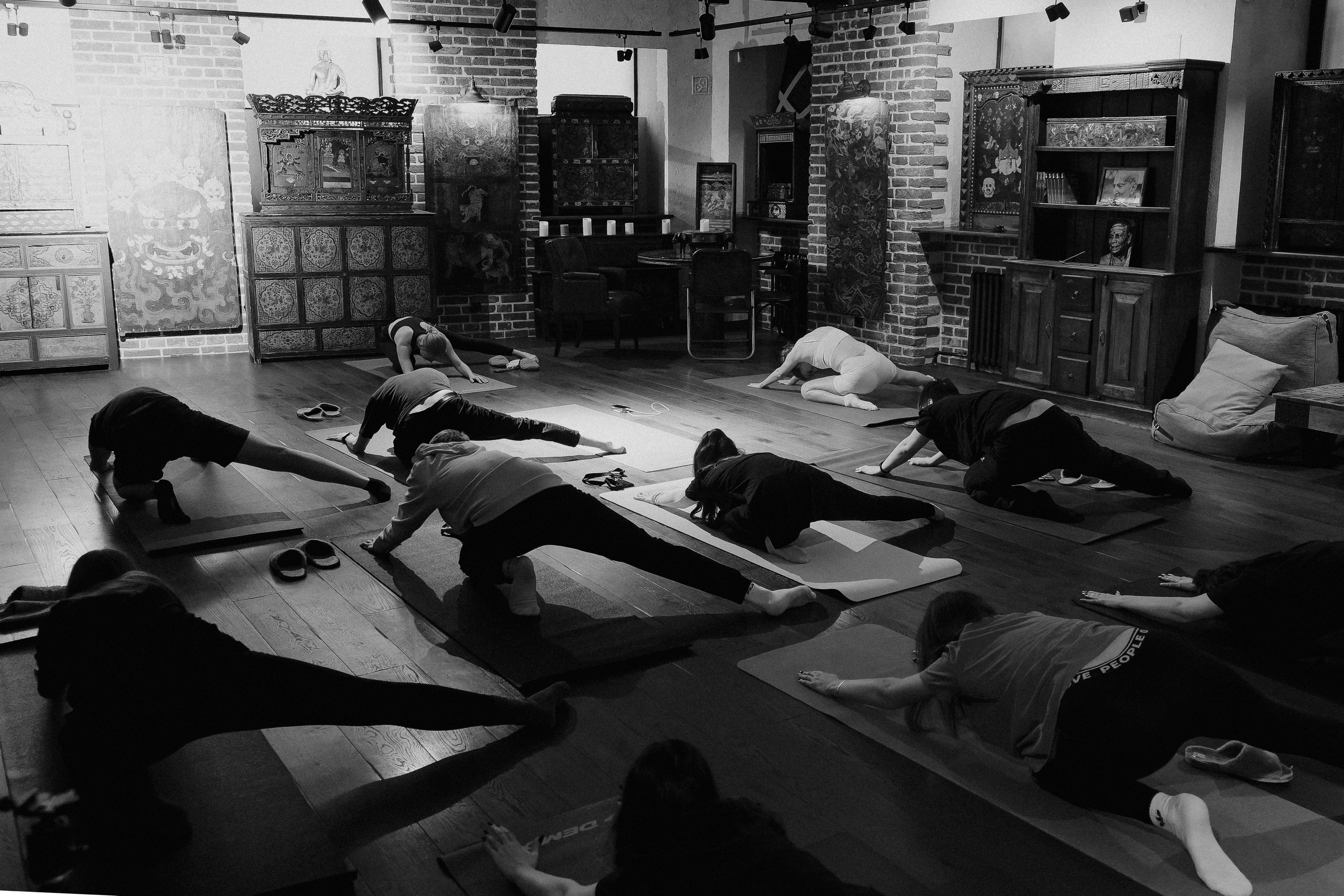 YOGA. NOIZOMAX Художественный фотограф в Дубай