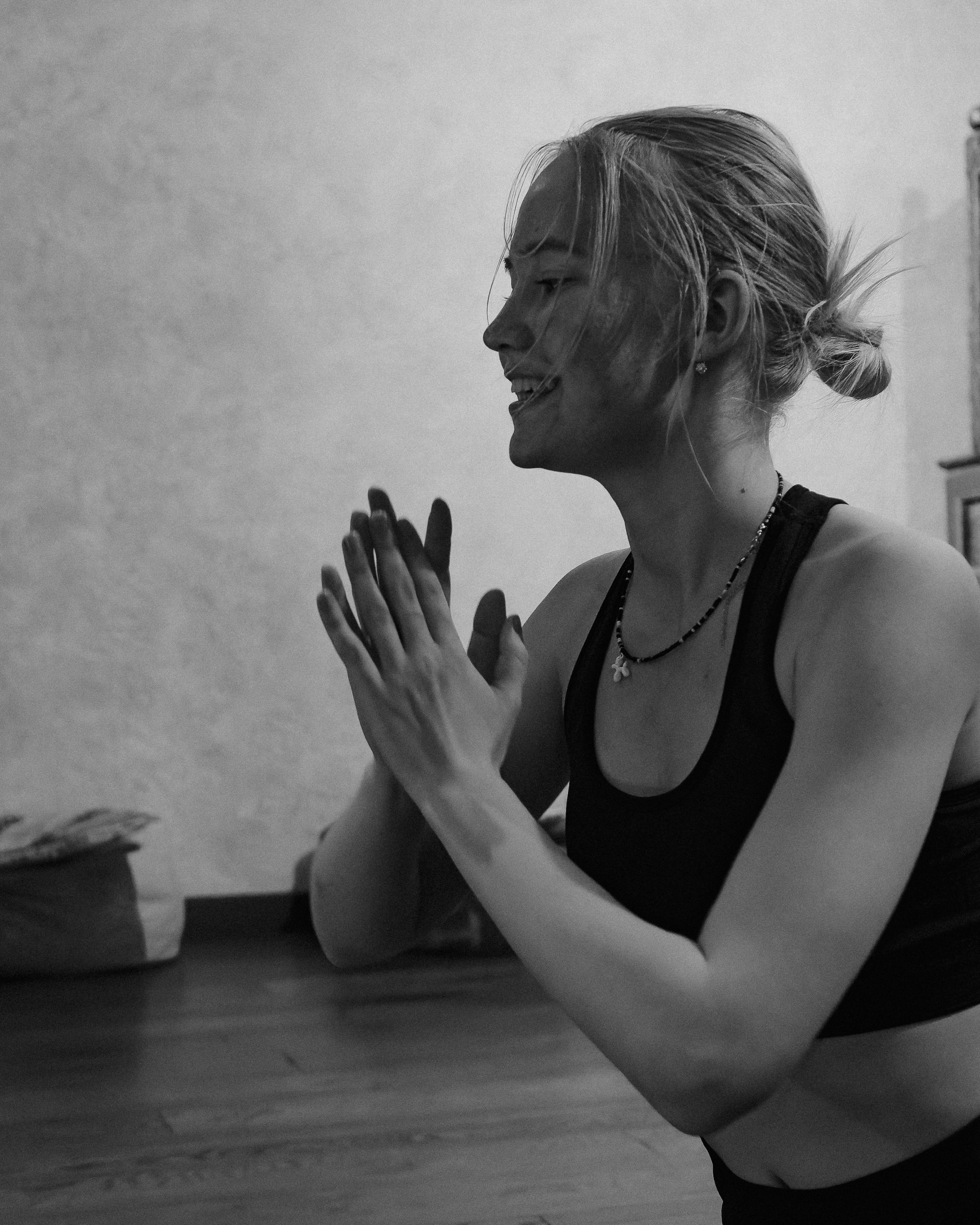 YOGA. NOIZOMAX Художественный фотограф в Дубай