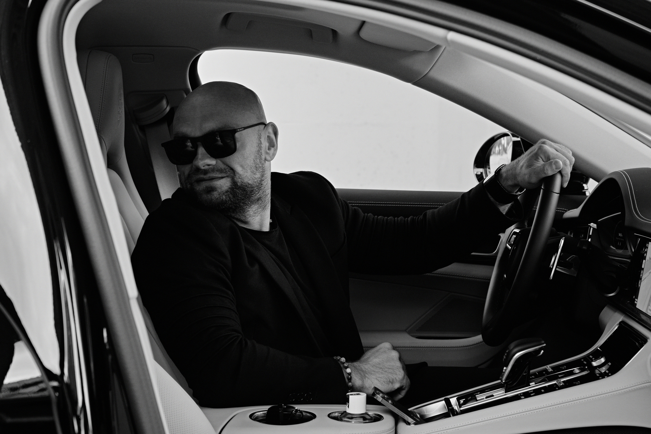 PORSCHE. NOIZOMAX Художественный фотограф в Дубай