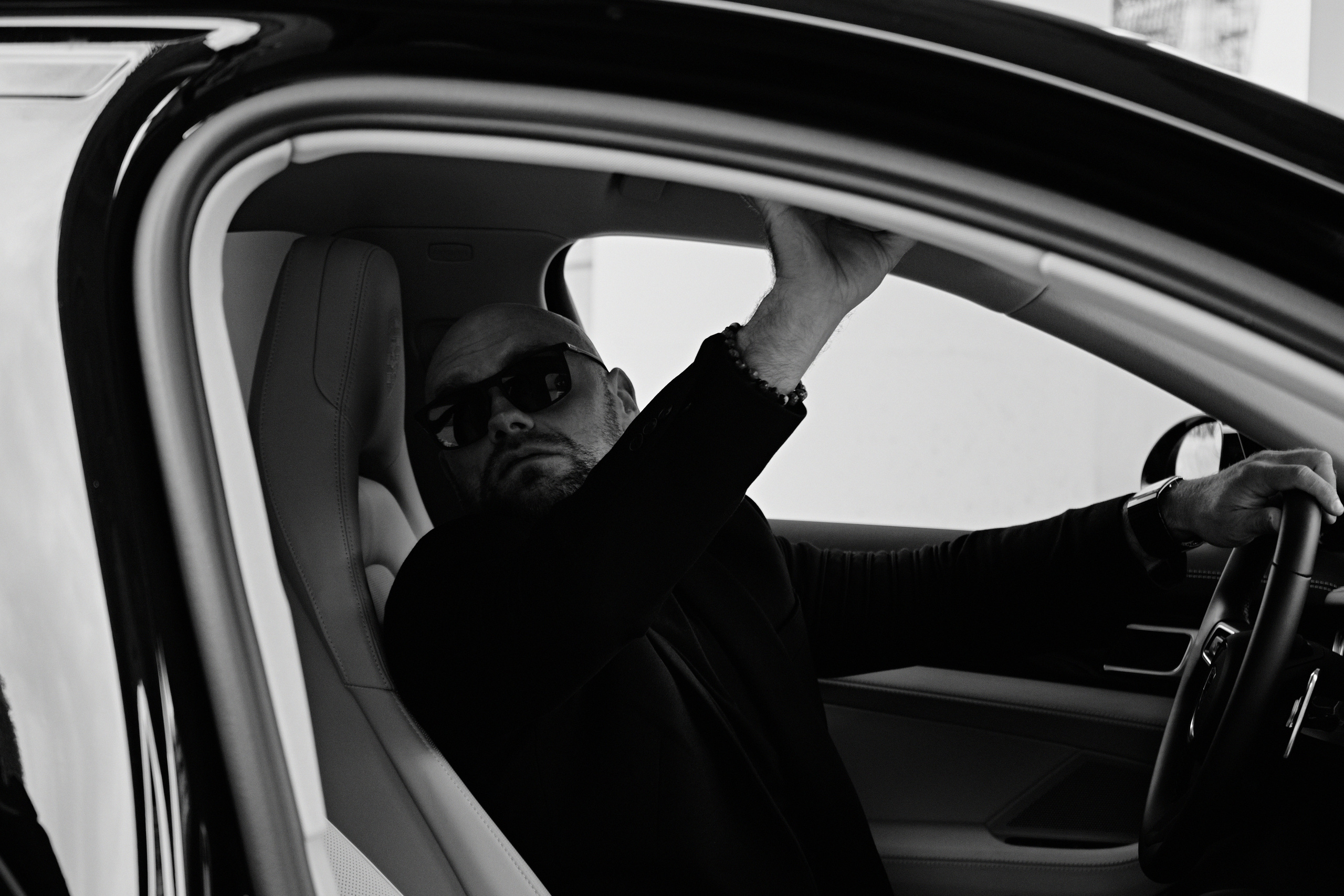 PORSCHE. NOIZOMAX Художественный фотограф в Дубай