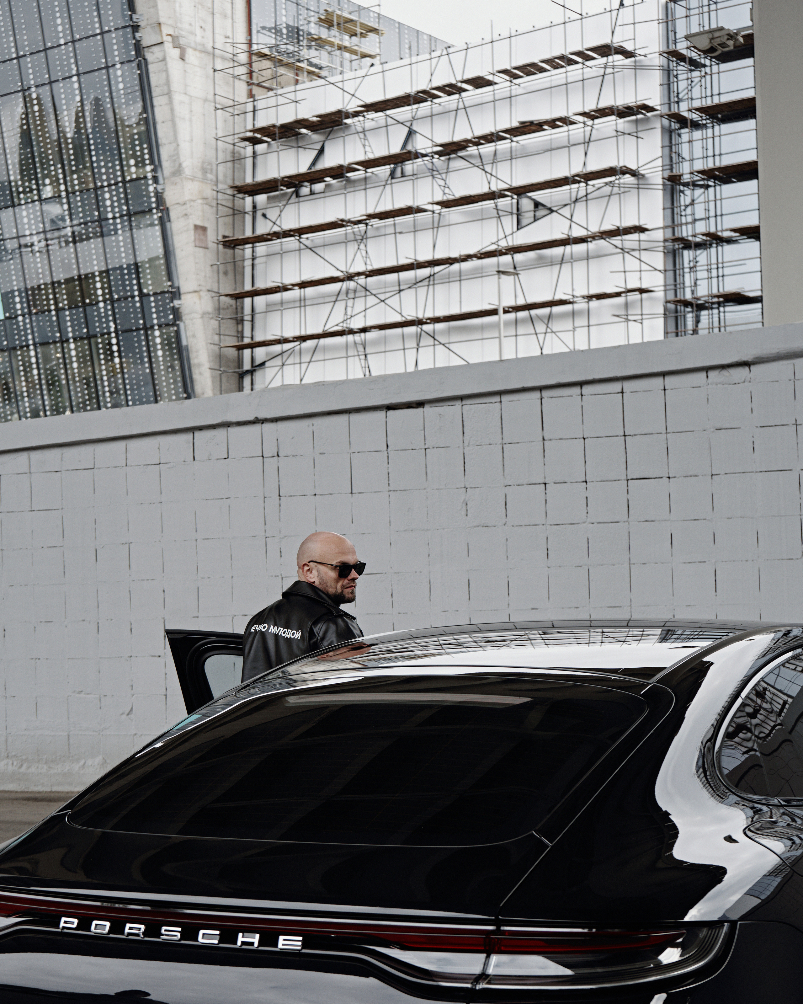 PORSCHE. NOIZOMAX Художественный фотограф в Дубай