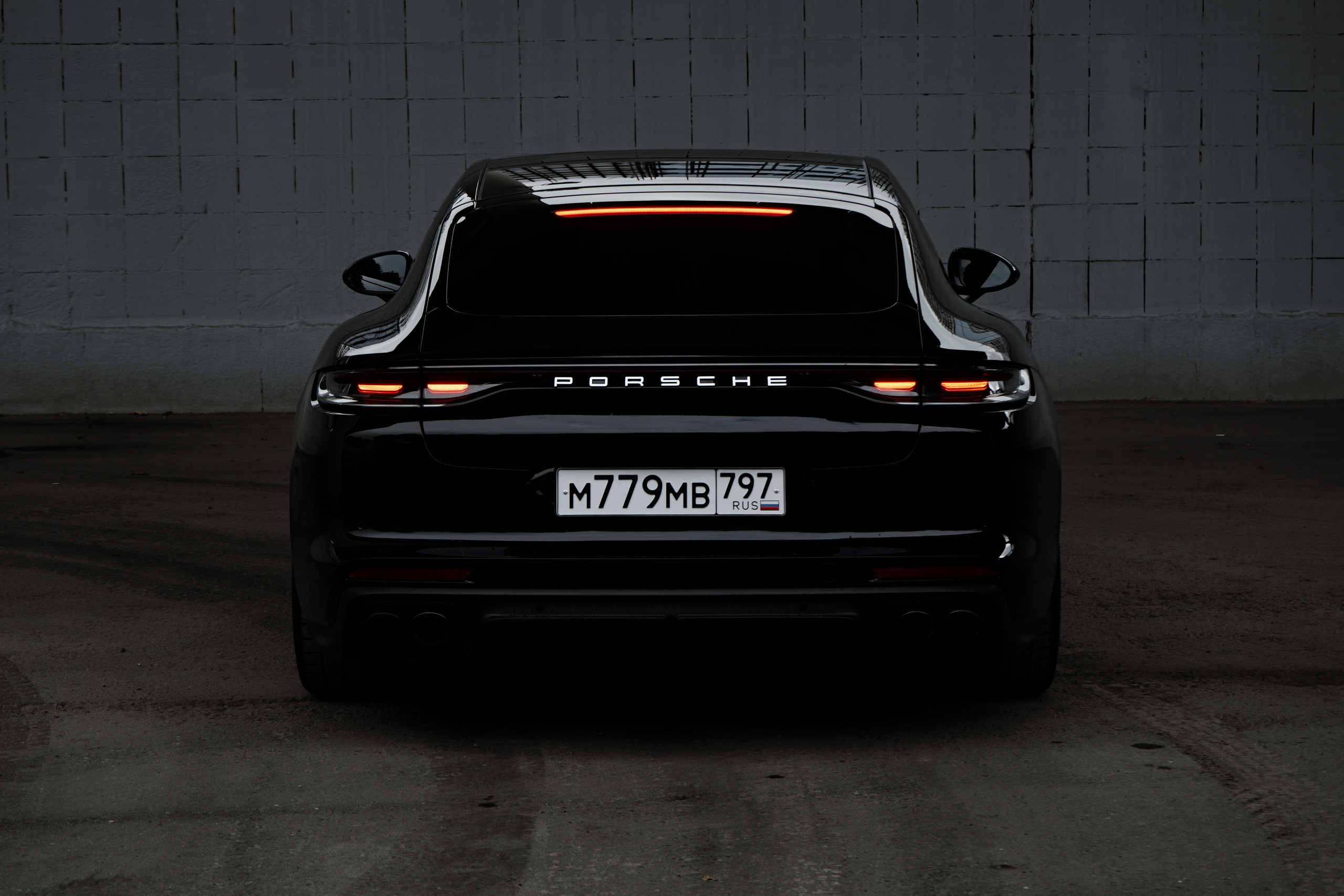 PORSCHE. NOIZOMAX Художественный фотограф в Дубай