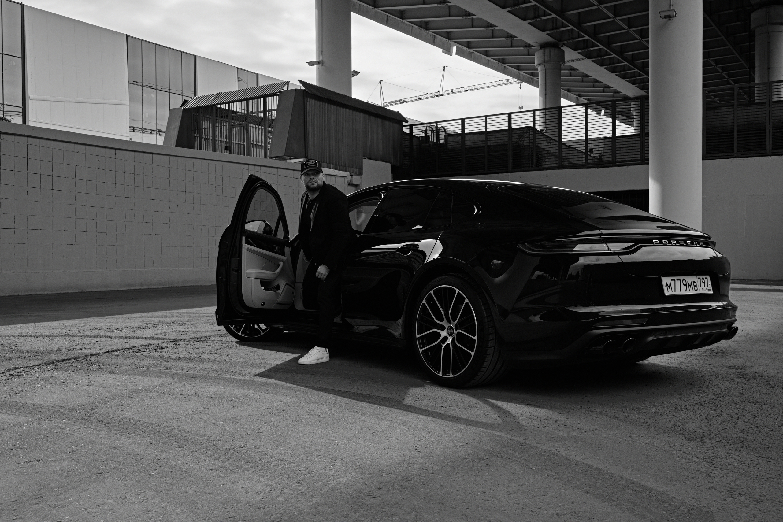 PORSCHE. NOIZOMAX Художественный фотограф в Дубай